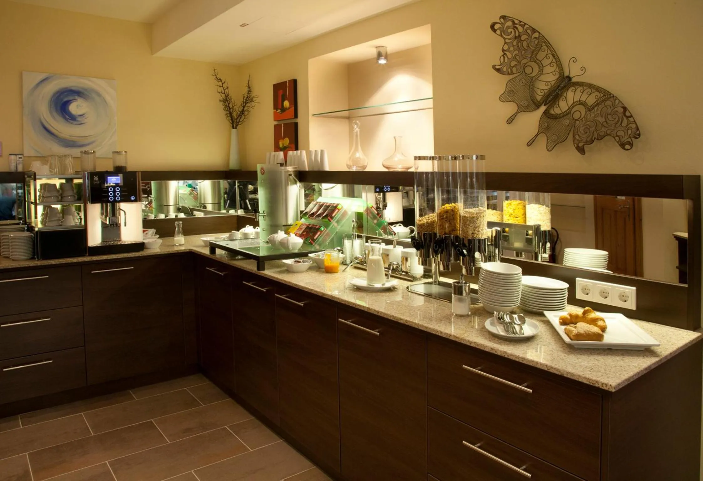 Buffet breakfast in Hotel Das Himberg