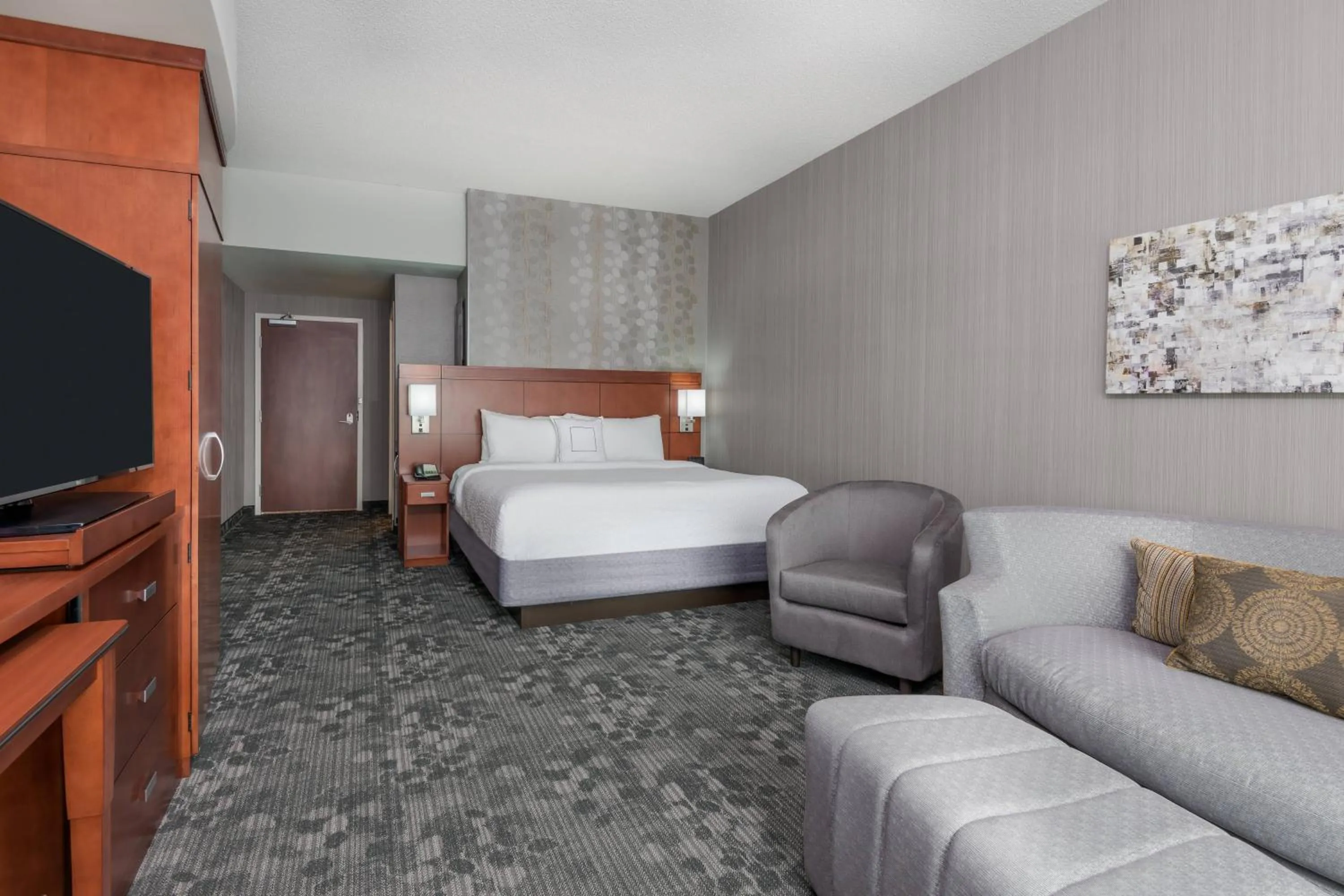 Photo of the whole room, Bed in Courtyard by Marriott Buffalo Airport