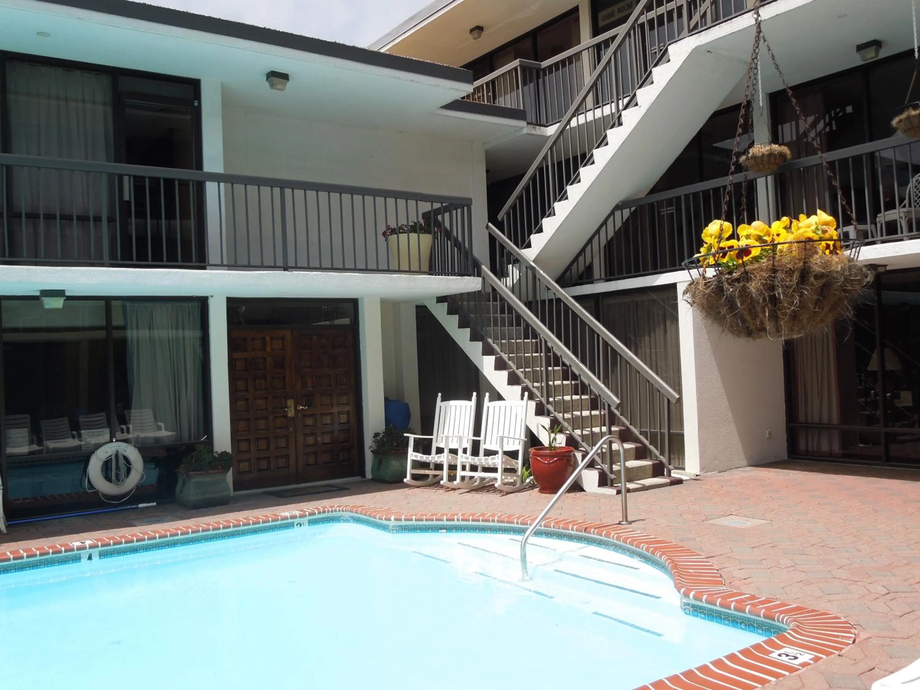 Facade/entrance in Alamar Resort Inn