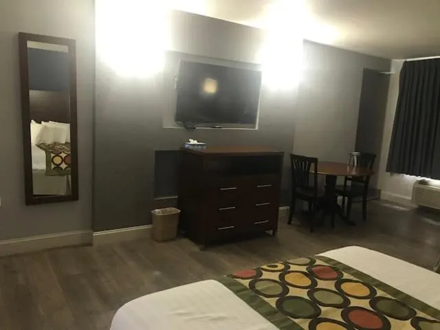 Bed in Alamar Resort Inn