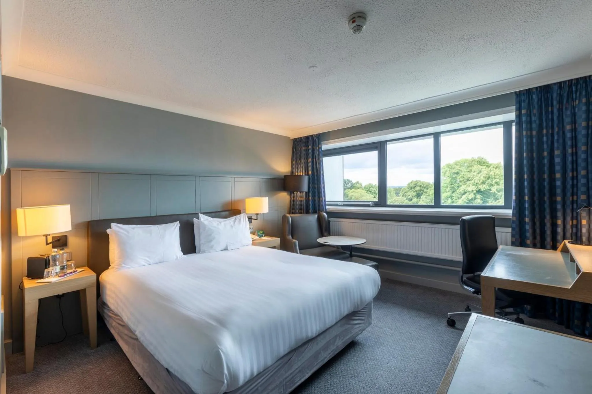 Photo of the whole room, Bed in Holiday Inn Cardiff City Centre by IHG