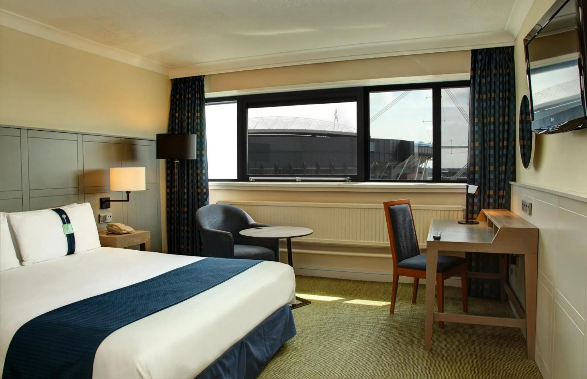 Photo of the whole room, Bed in Holiday Inn Cardiff City Centre by IHG