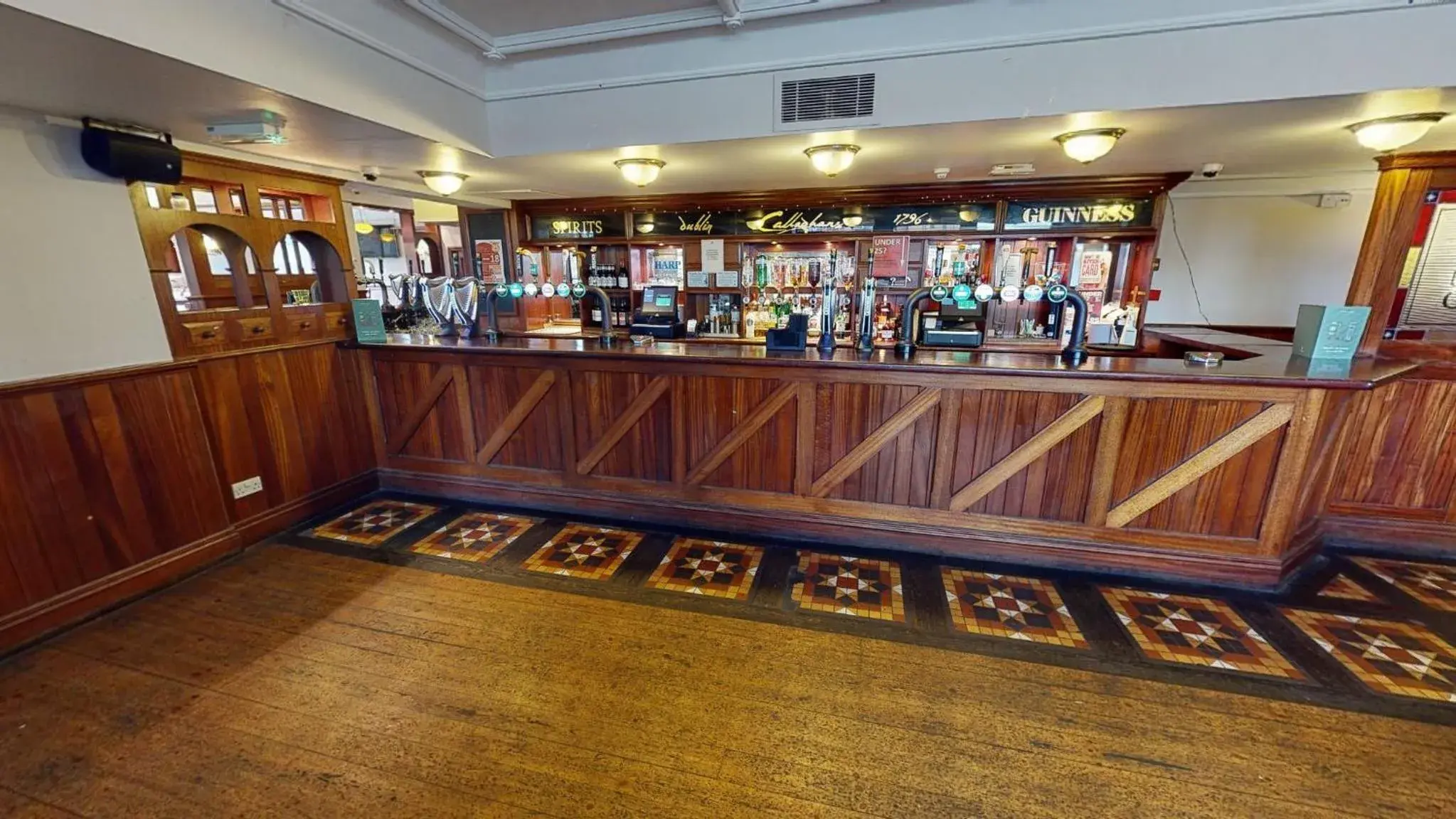 Lounge or bar in Holiday Inn Cardiff City Centre by IHG Lounge or bar in Holiday Inn Cardiff City Centre by IHG