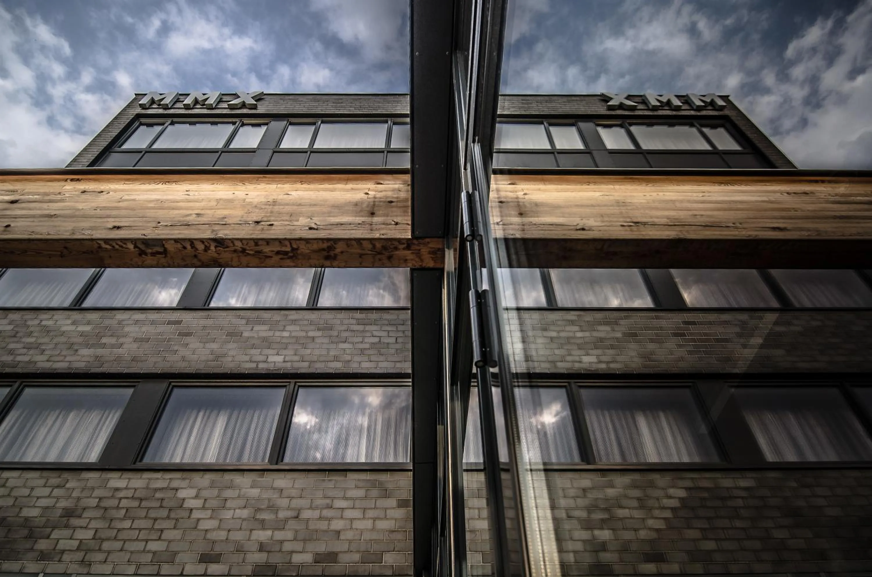 Facade/entrance in Pivotel MMX