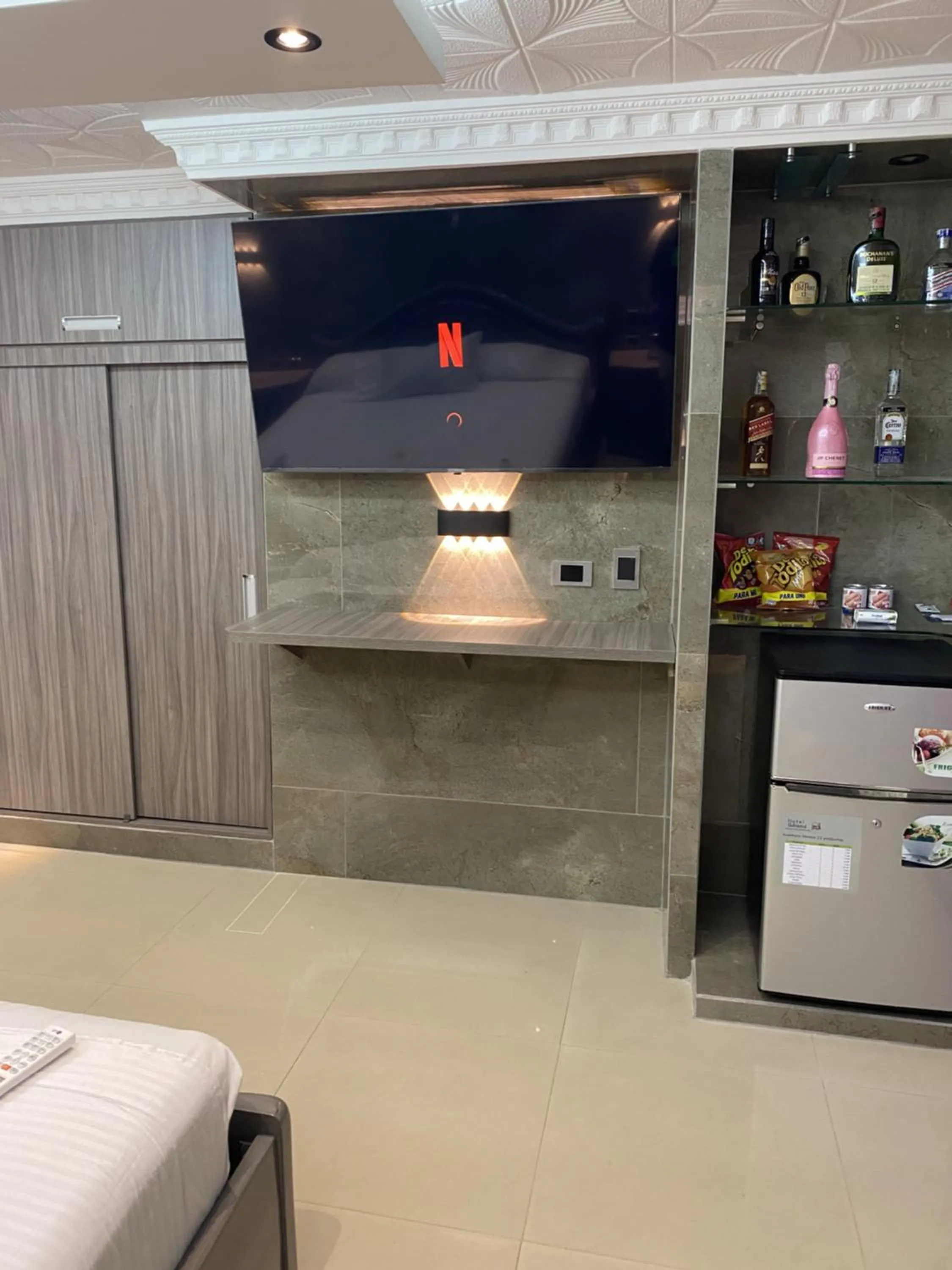 TV and multimedia in Hotel Balmoral