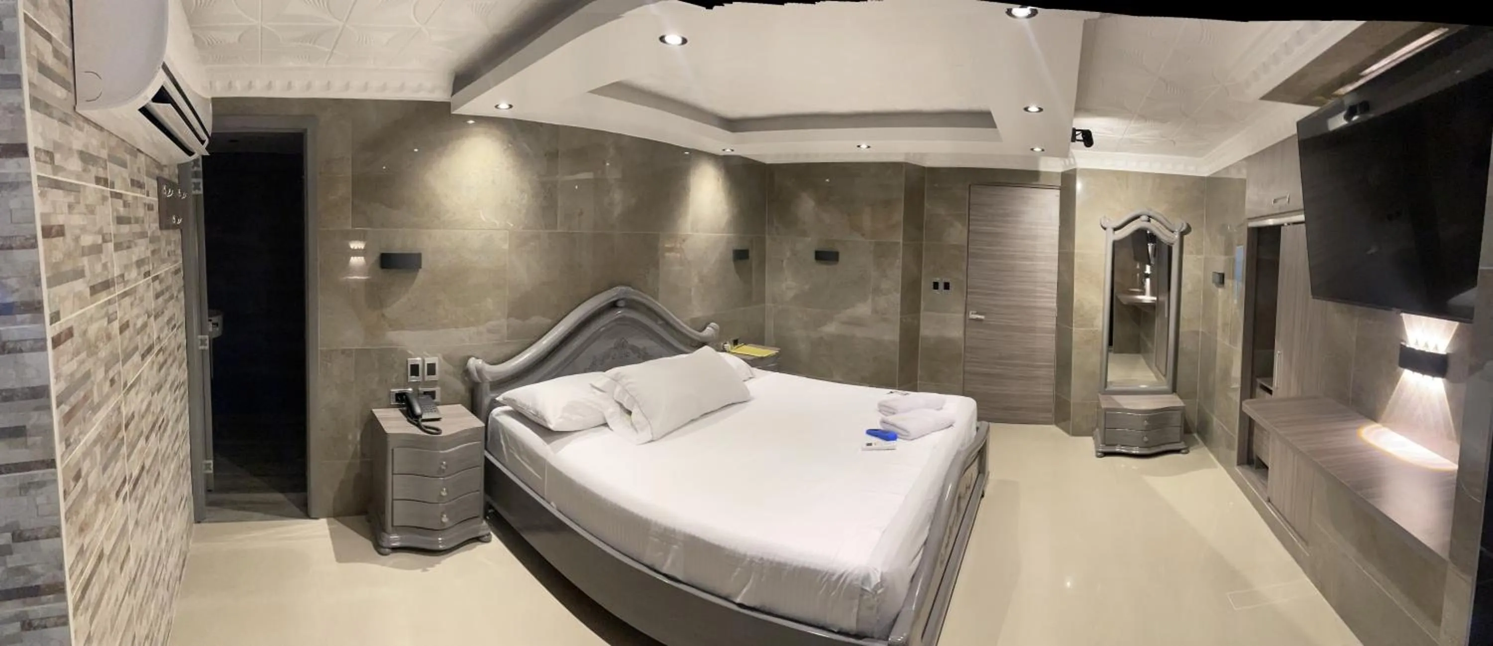 Bed in Hotel Balmoral