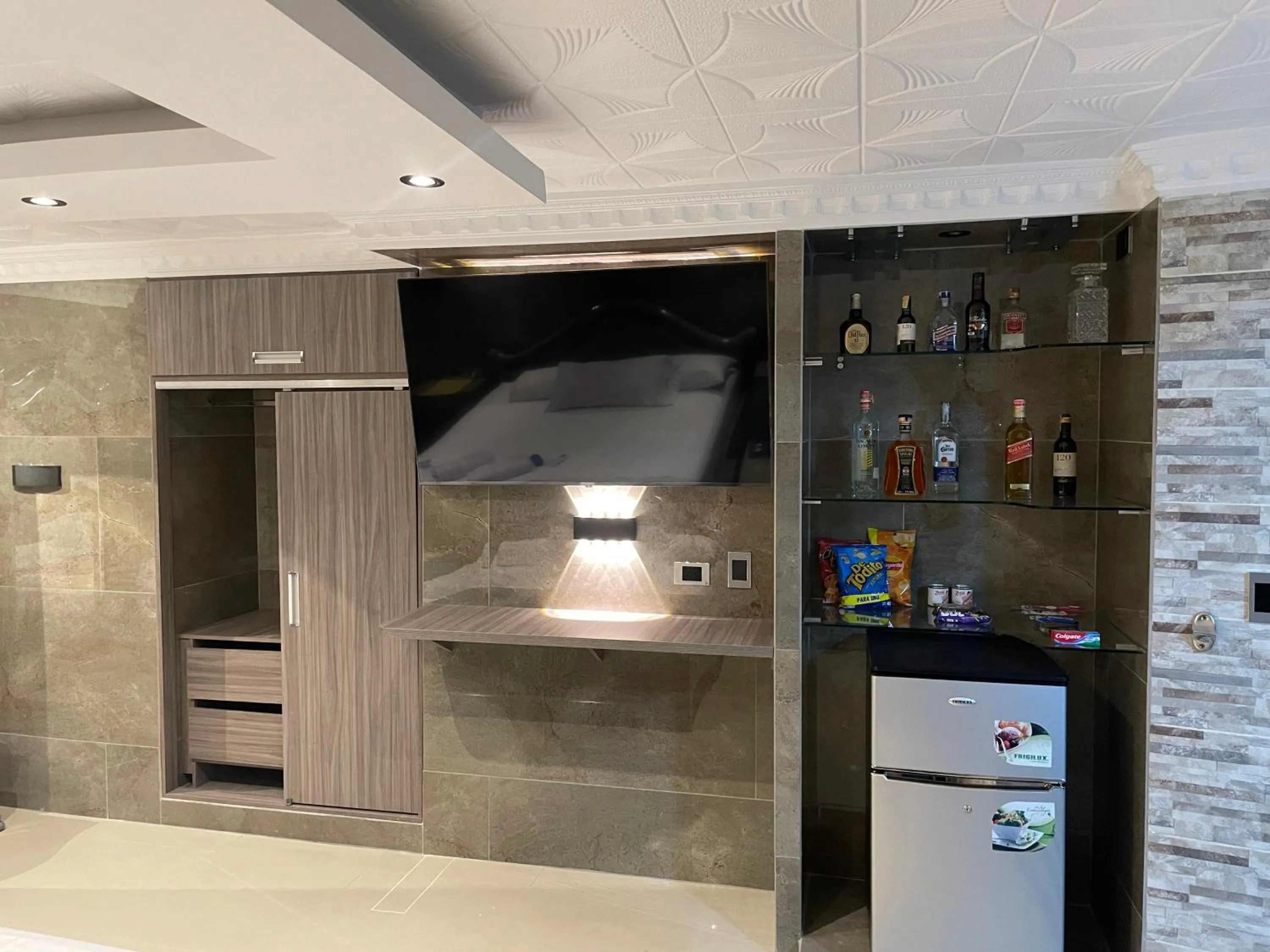 TV and multimedia in Hotel Balmoral