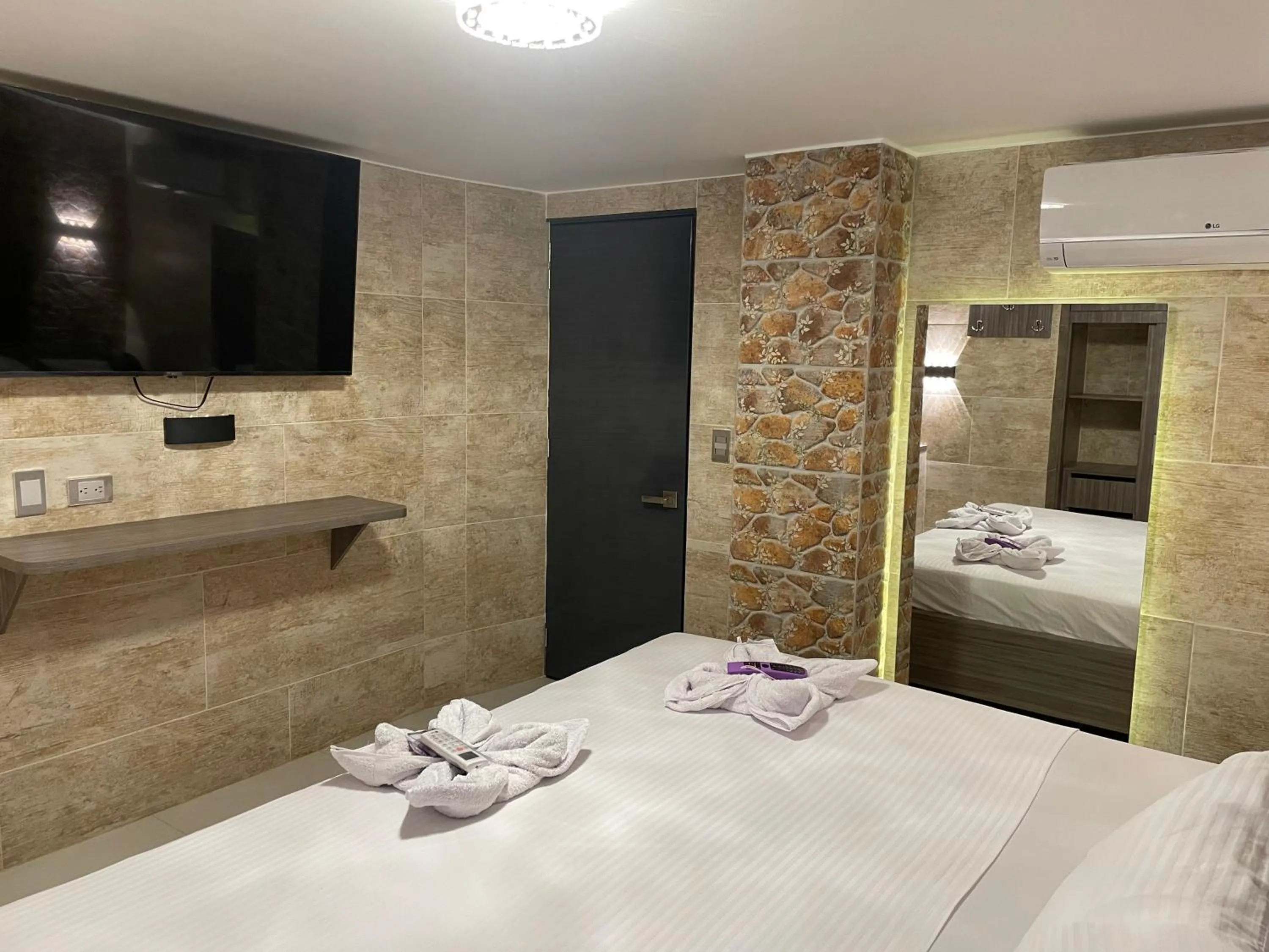 TV and multimedia, Bed in Hotel Balmoral