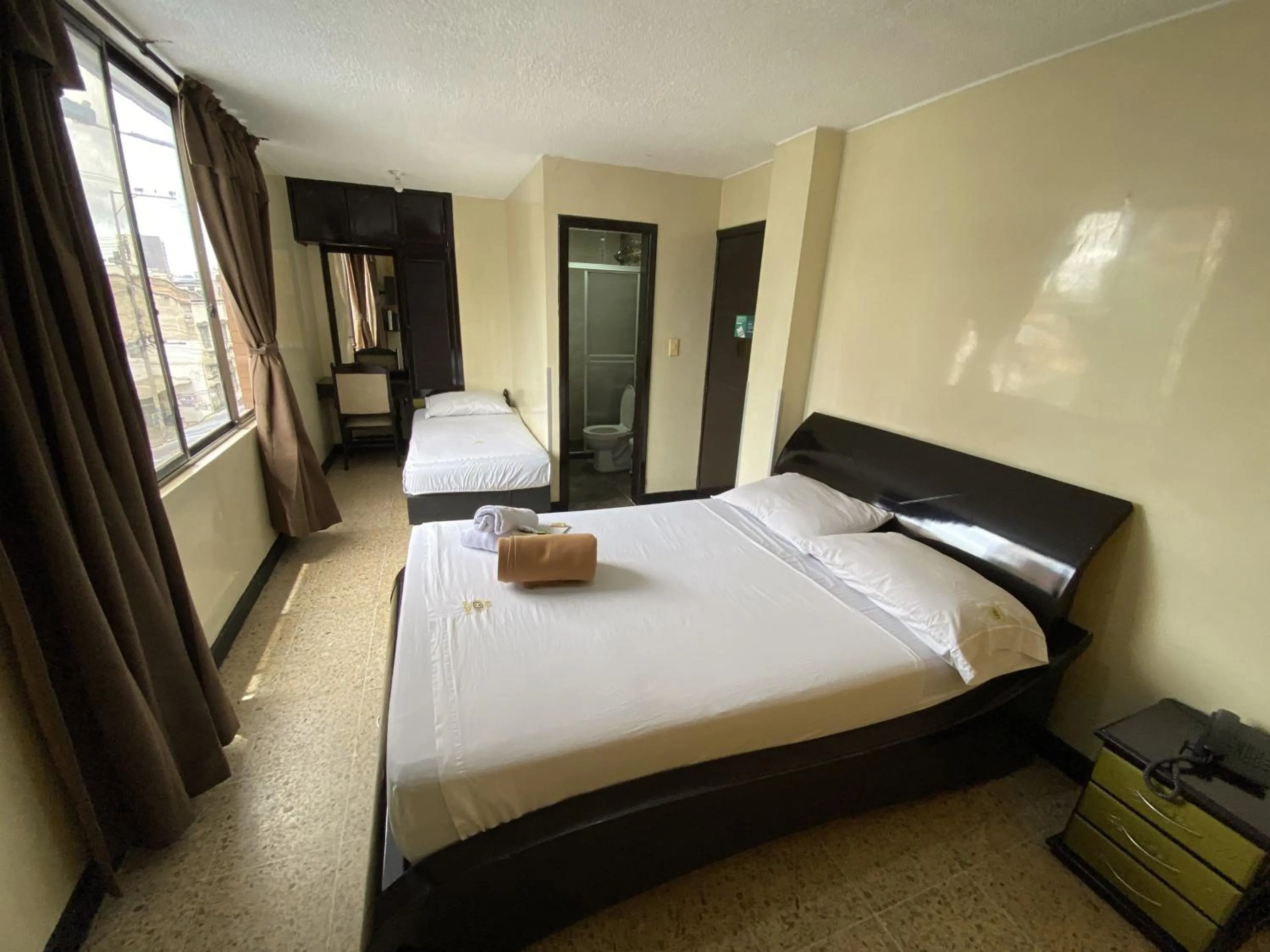 Photo of the whole room, Bed in Hotel Balmoral