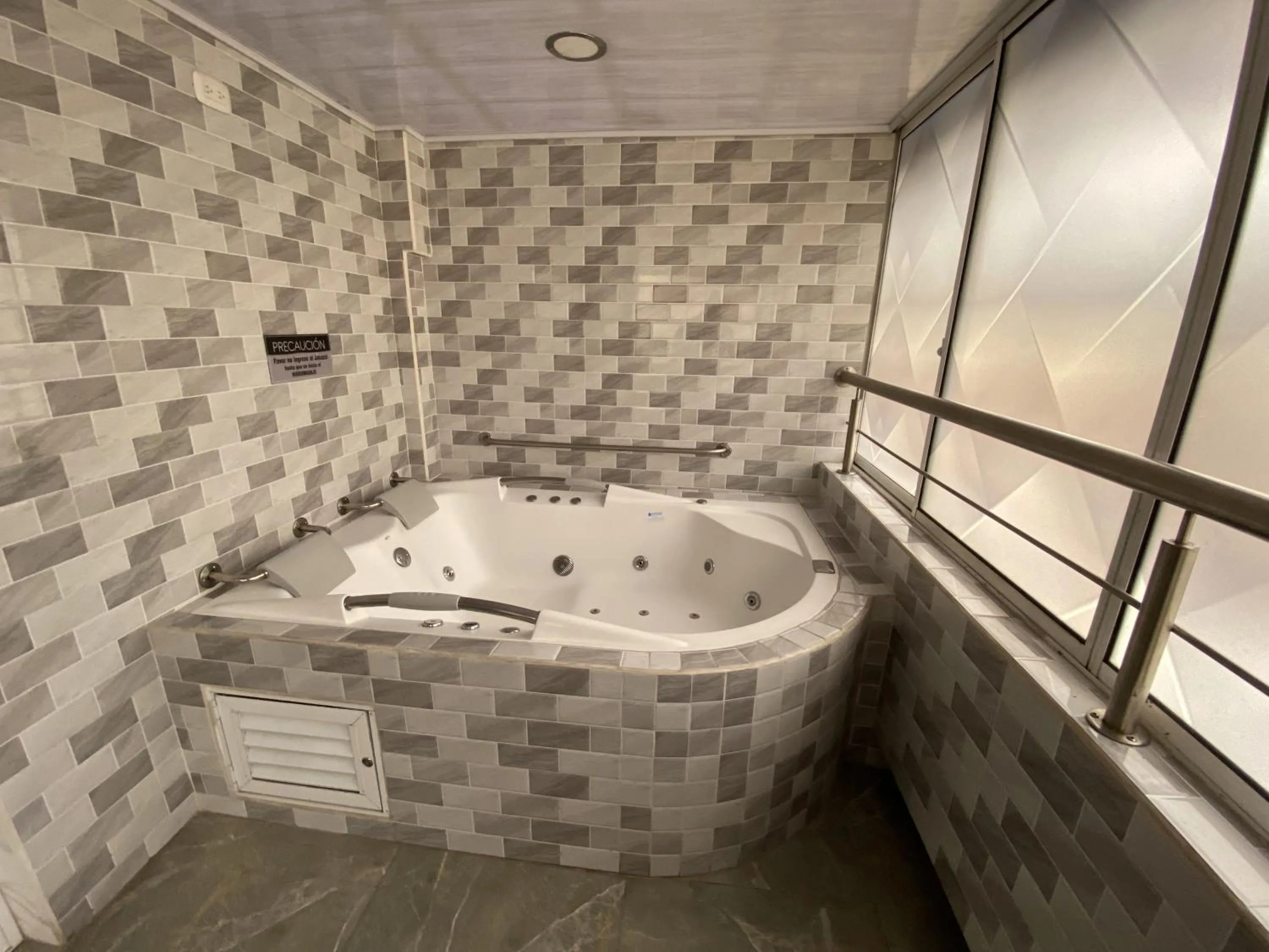 Hot Tub in Hotel Balmoral