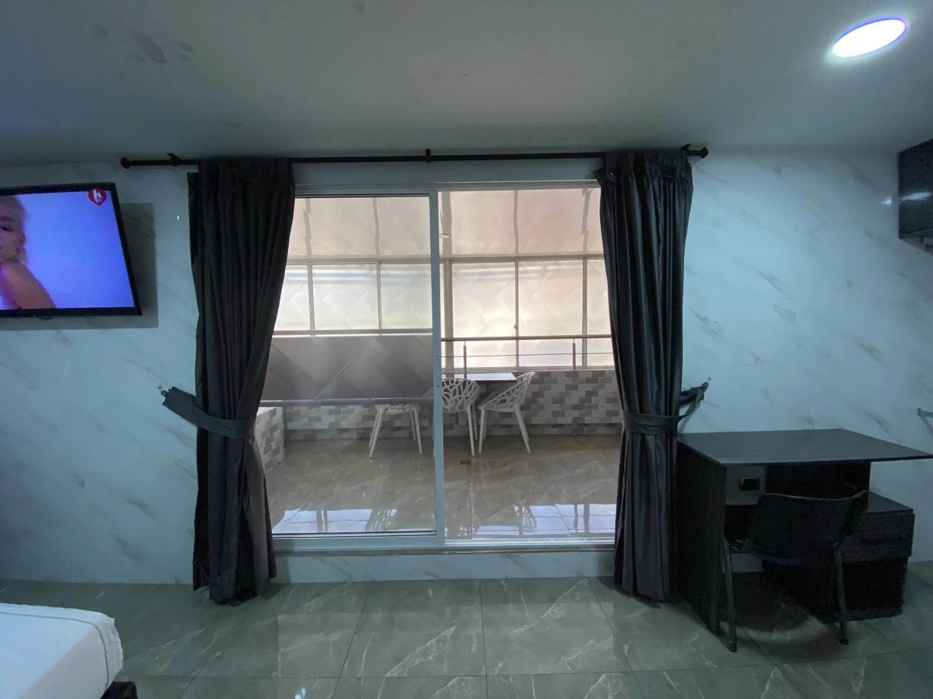 TV and multimedia in Hotel Balmoral