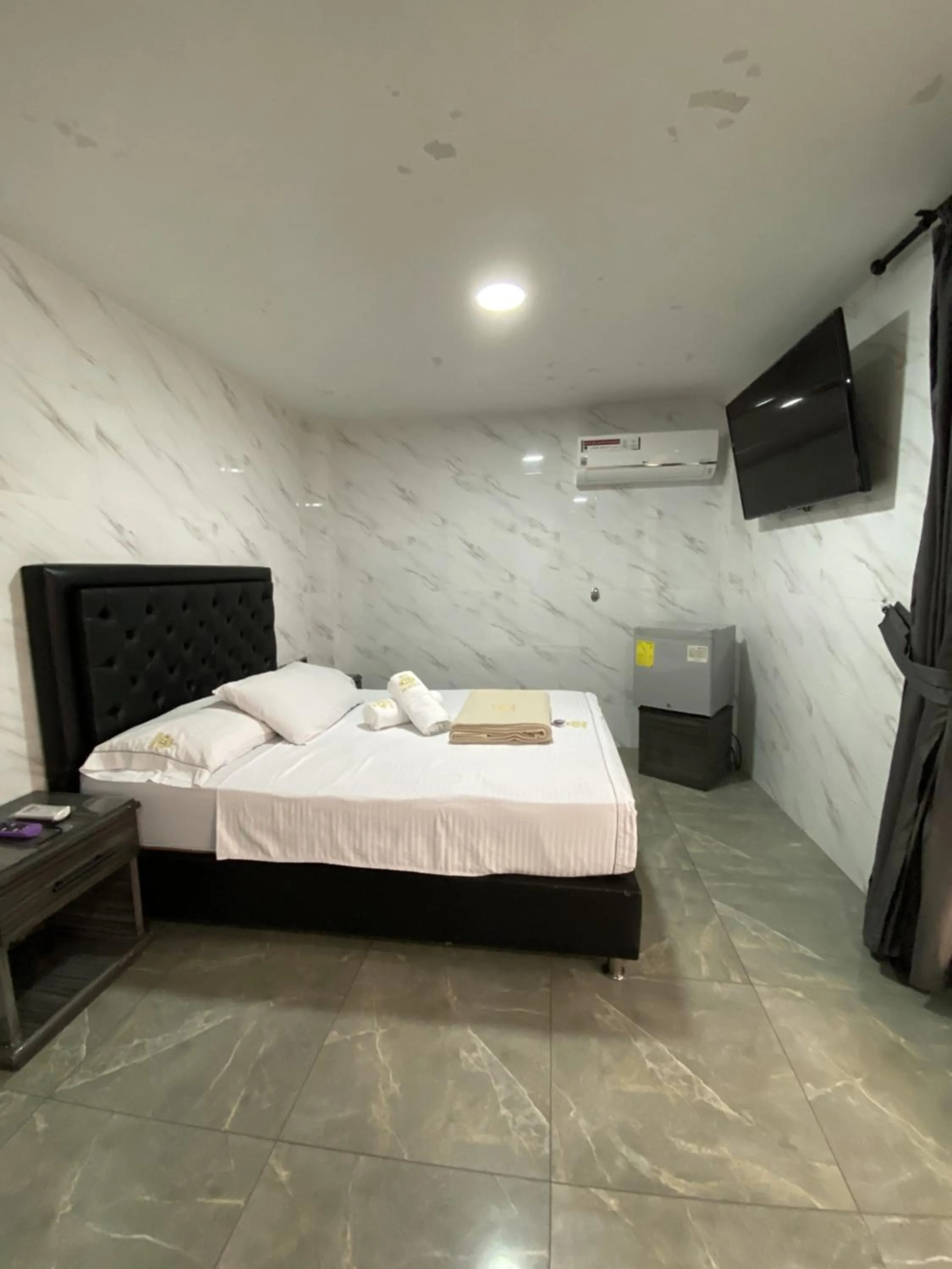 TV and multimedia, Bed in Hotel Balmoral