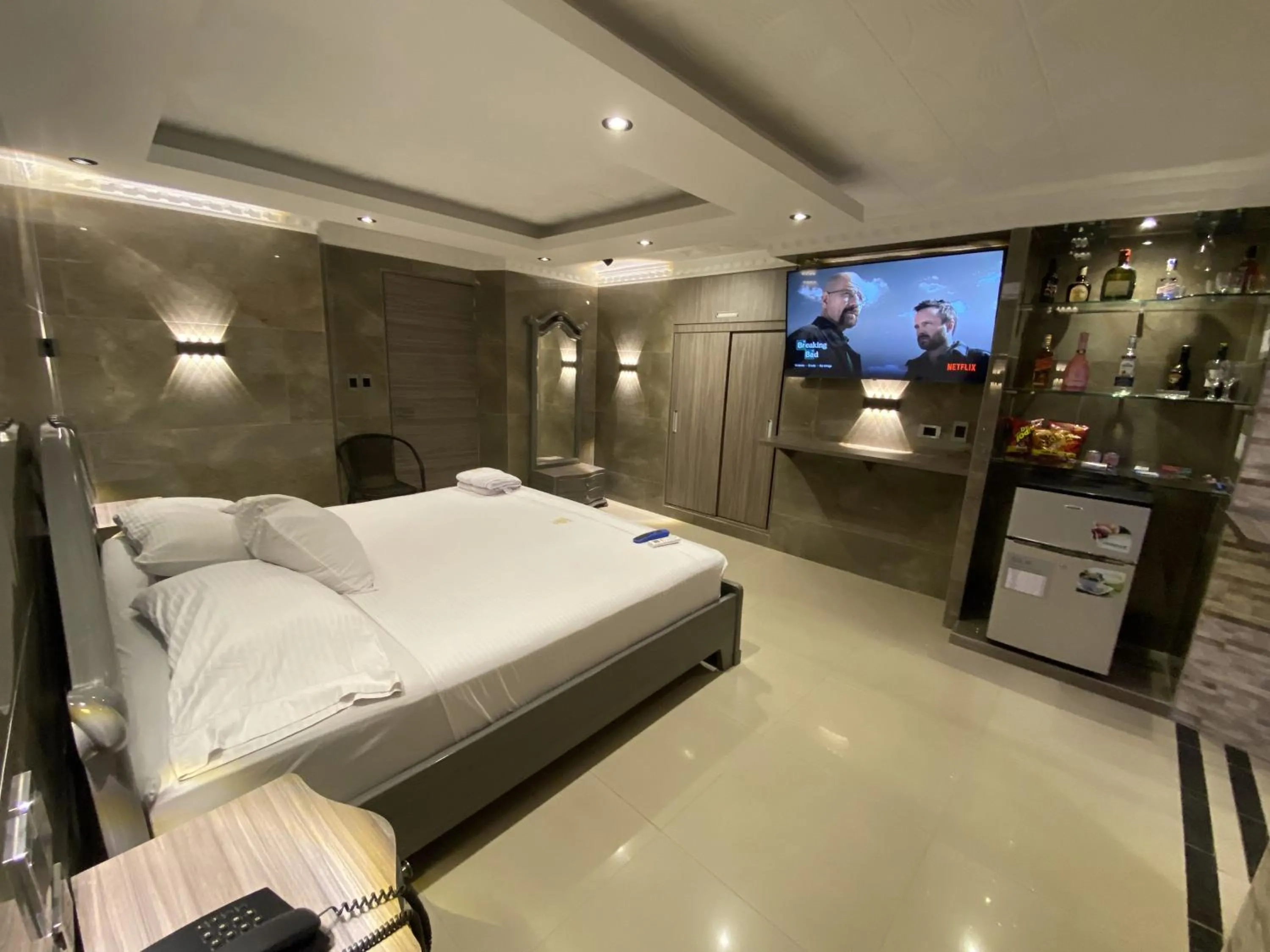 TV and multimedia, Bed in Hotel Balmoral