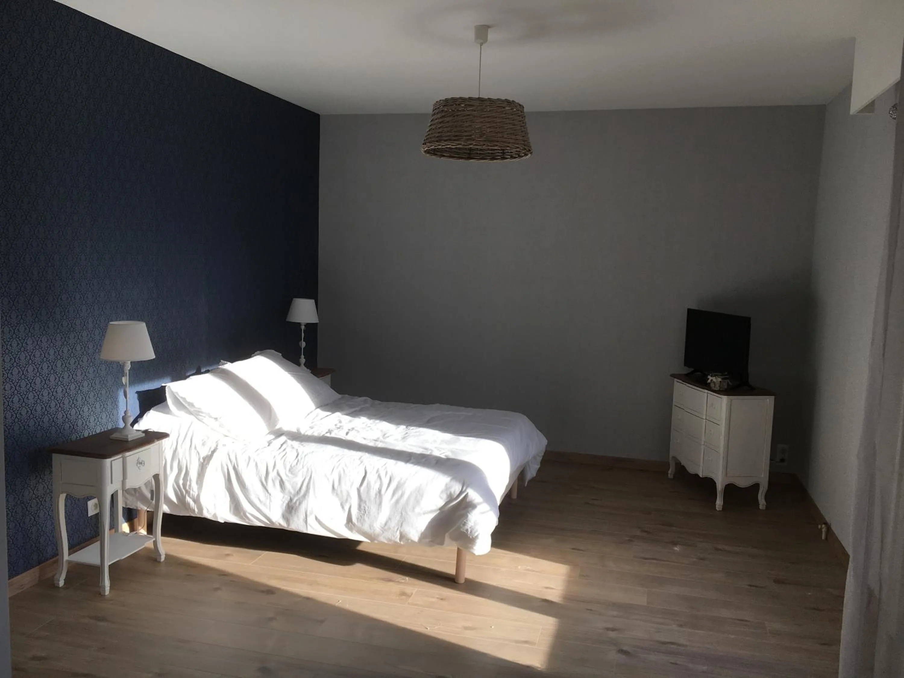 Photo of the whole room, Bed in La Demeure d'Alexandra