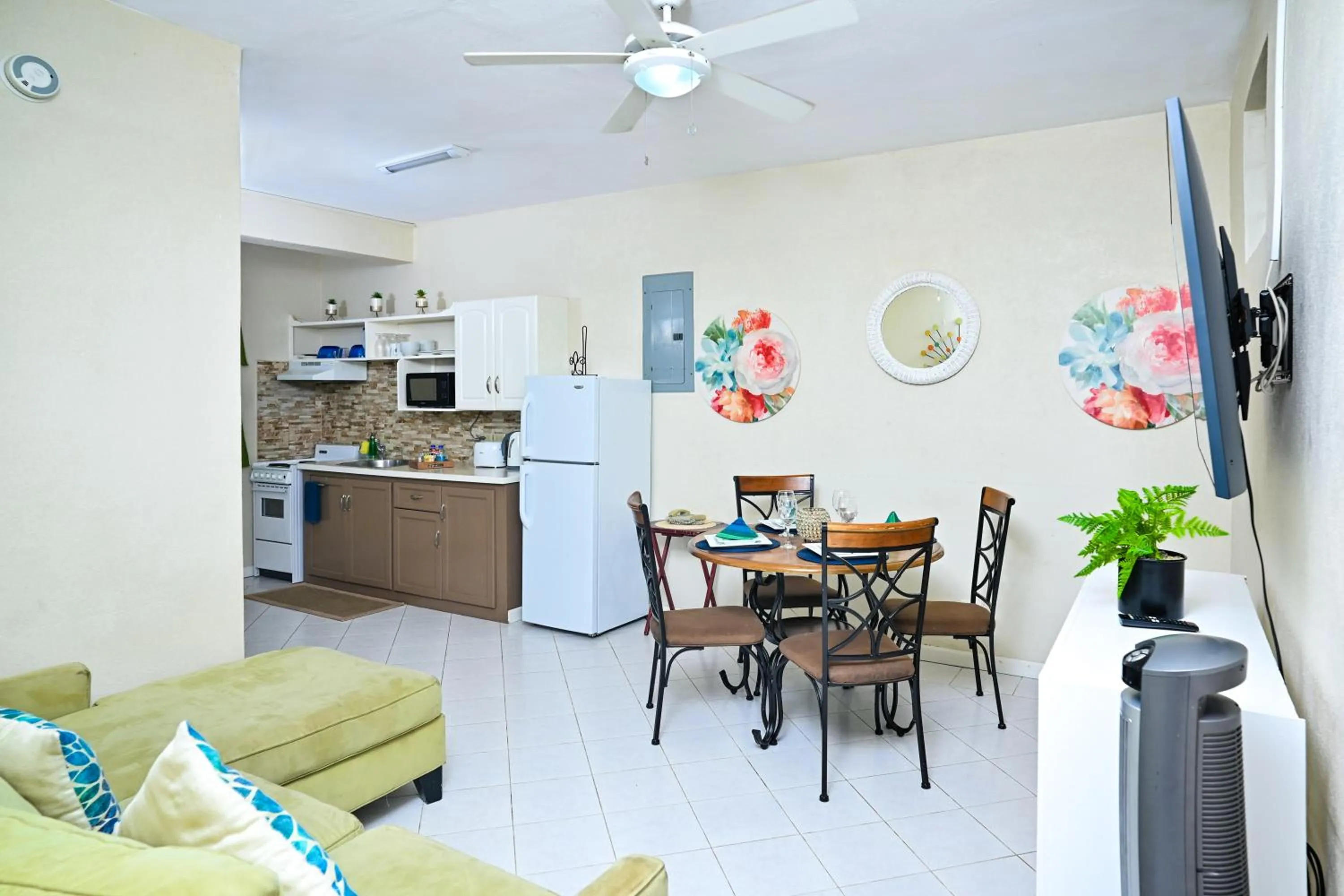 TV and multimedia in Melbourne Inn