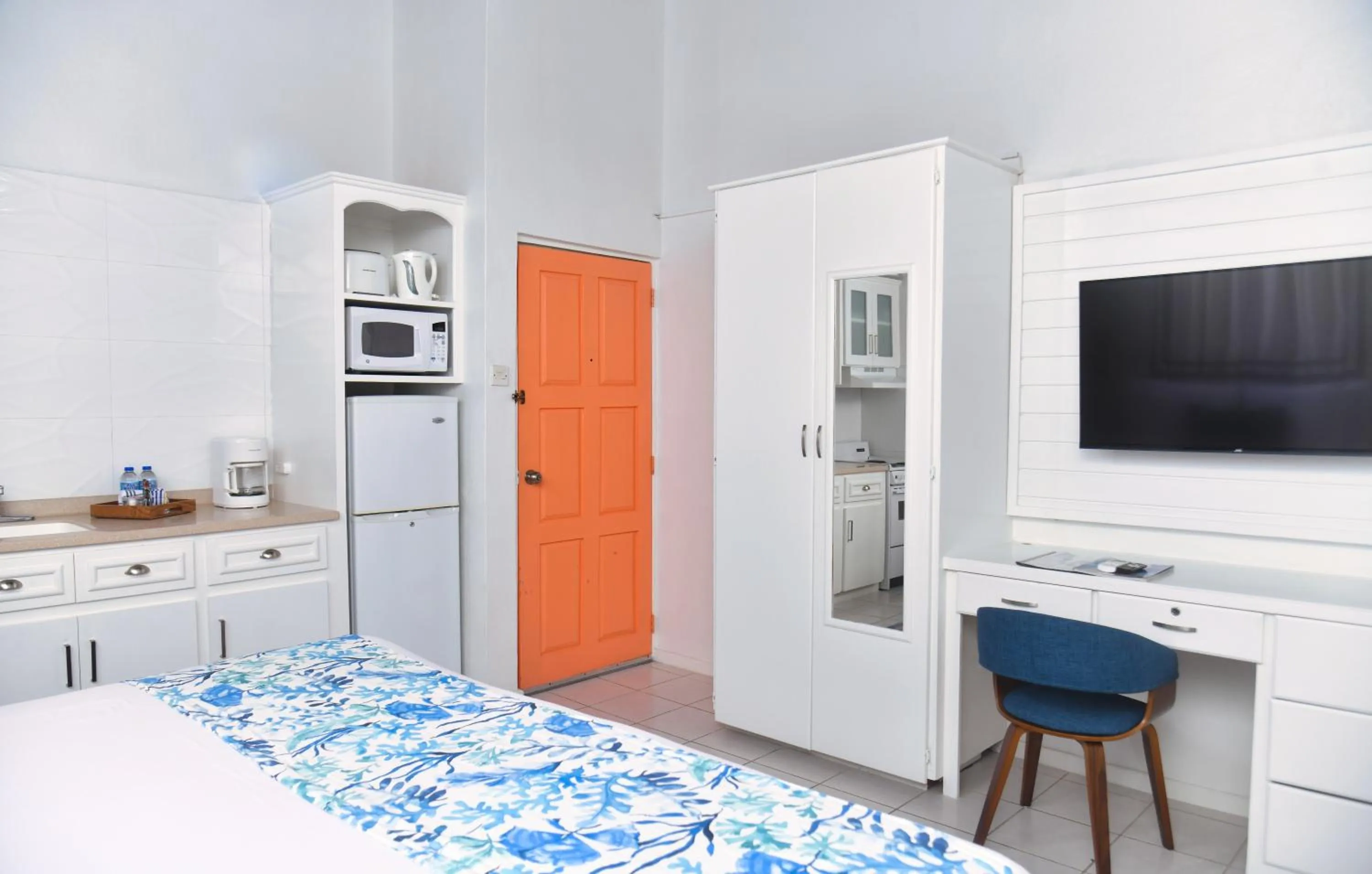 View (from property/room), Bed in Melbourne Inn