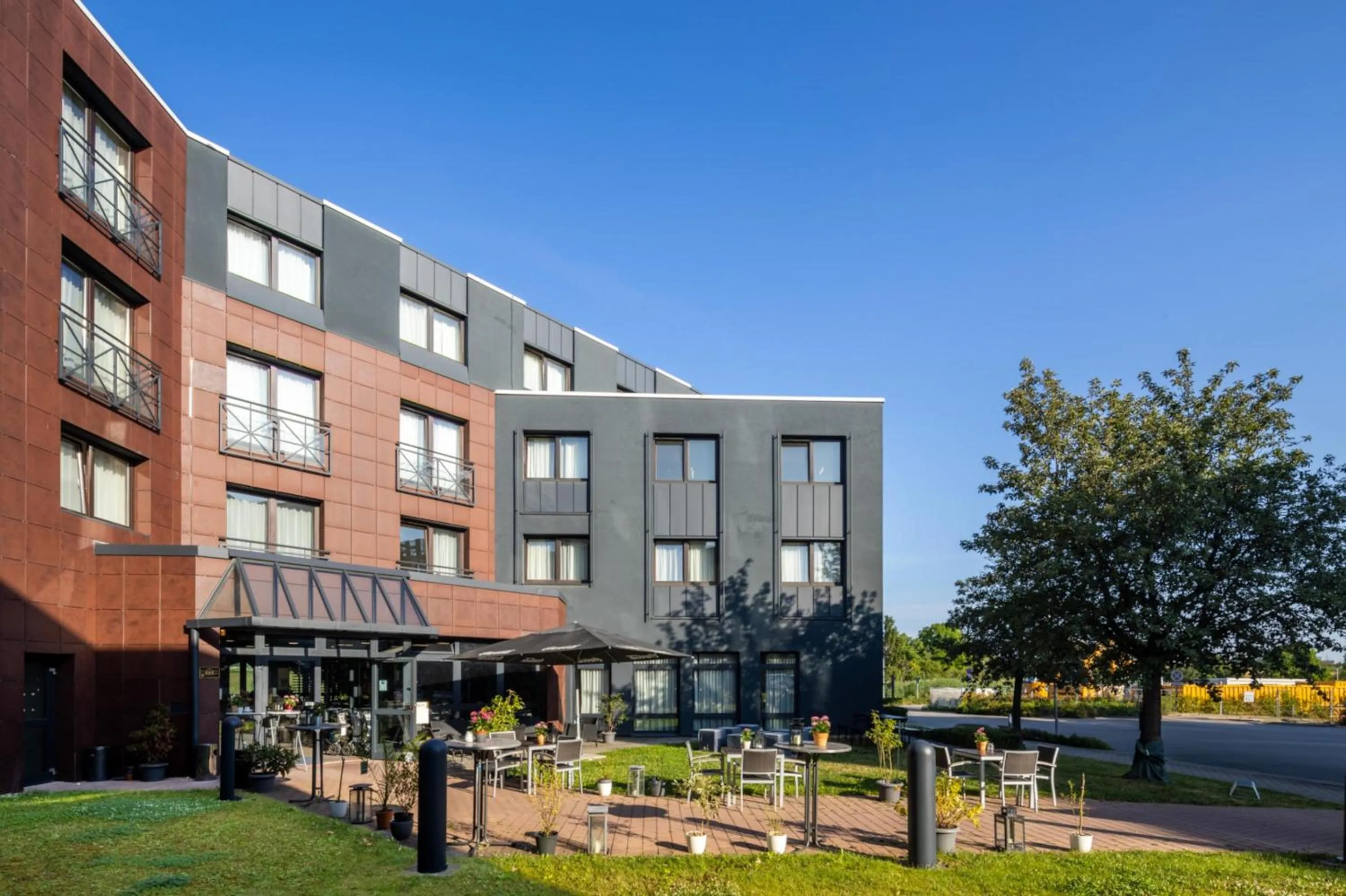 Property building in LOFTSTYLE Hotel Gerlingen, Sure Hotel Collection by Best Western