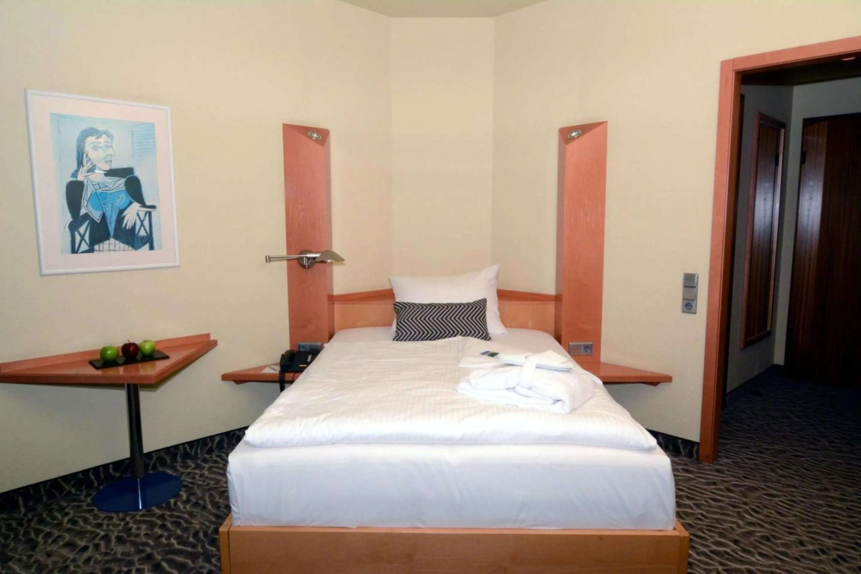 Bedroom, Bed in LOFTSTYLE Hotel Gerlingen, Sure Hotel Collection by Best Western
