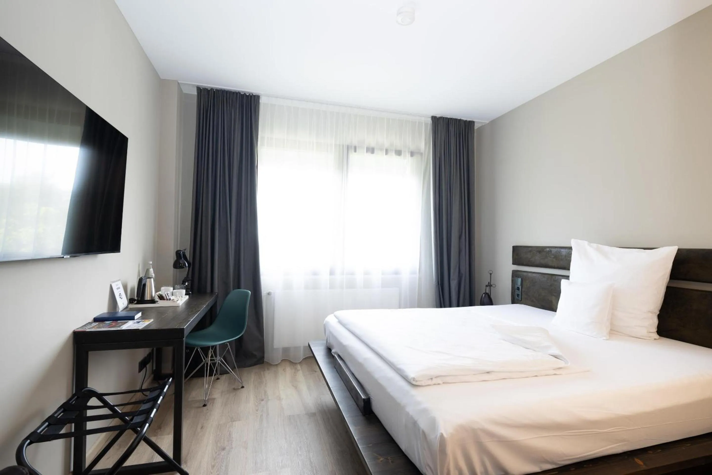 Bedroom, Bed in LOFTSTYLE Hotel Gerlingen, Sure Hotel Collection by Best Western