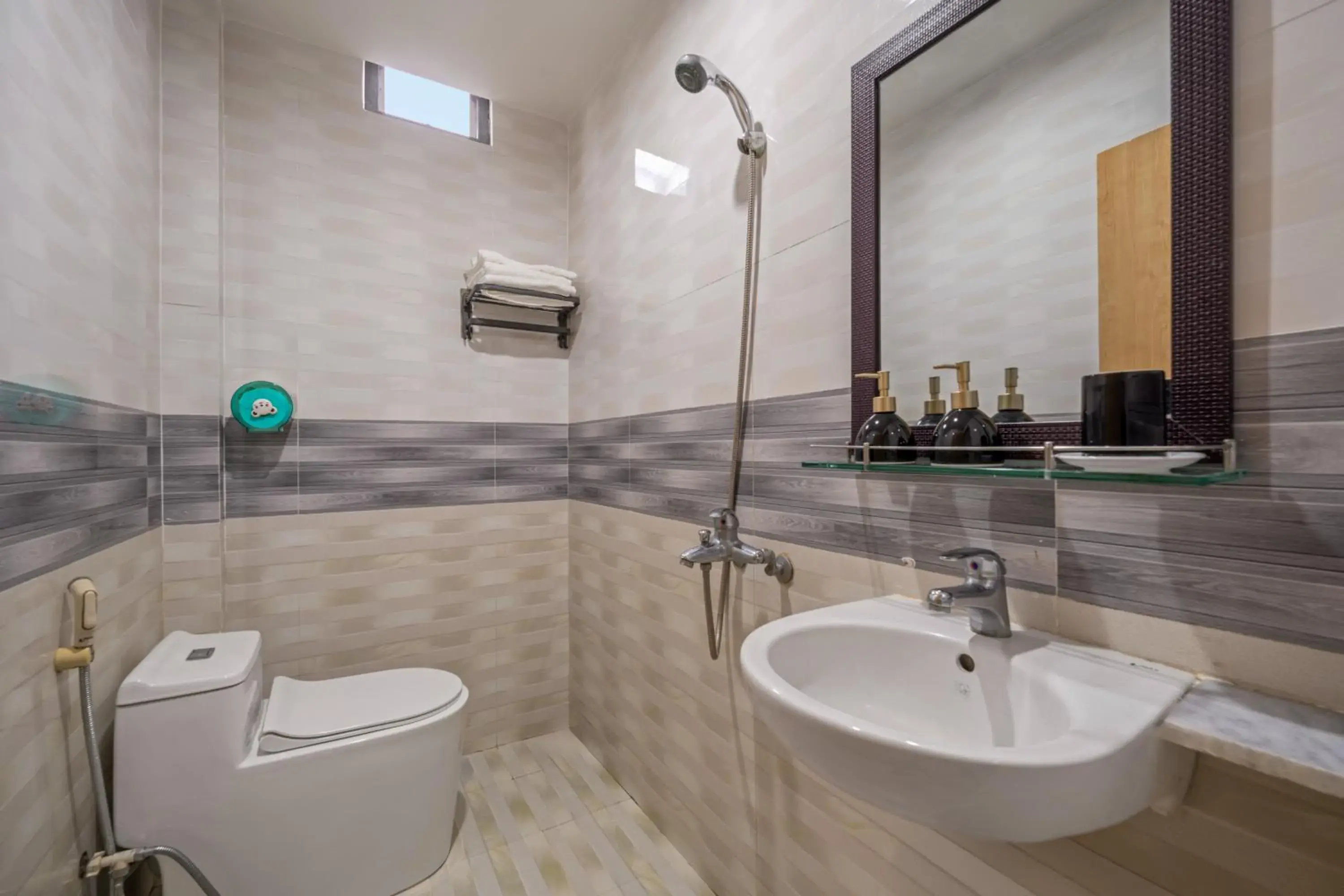 Standard Queen Room - single occupancy in Bo Bo Homestay Hoi An Standard Queen Room - single occupancy in Bo Bo Homestay Hoi An