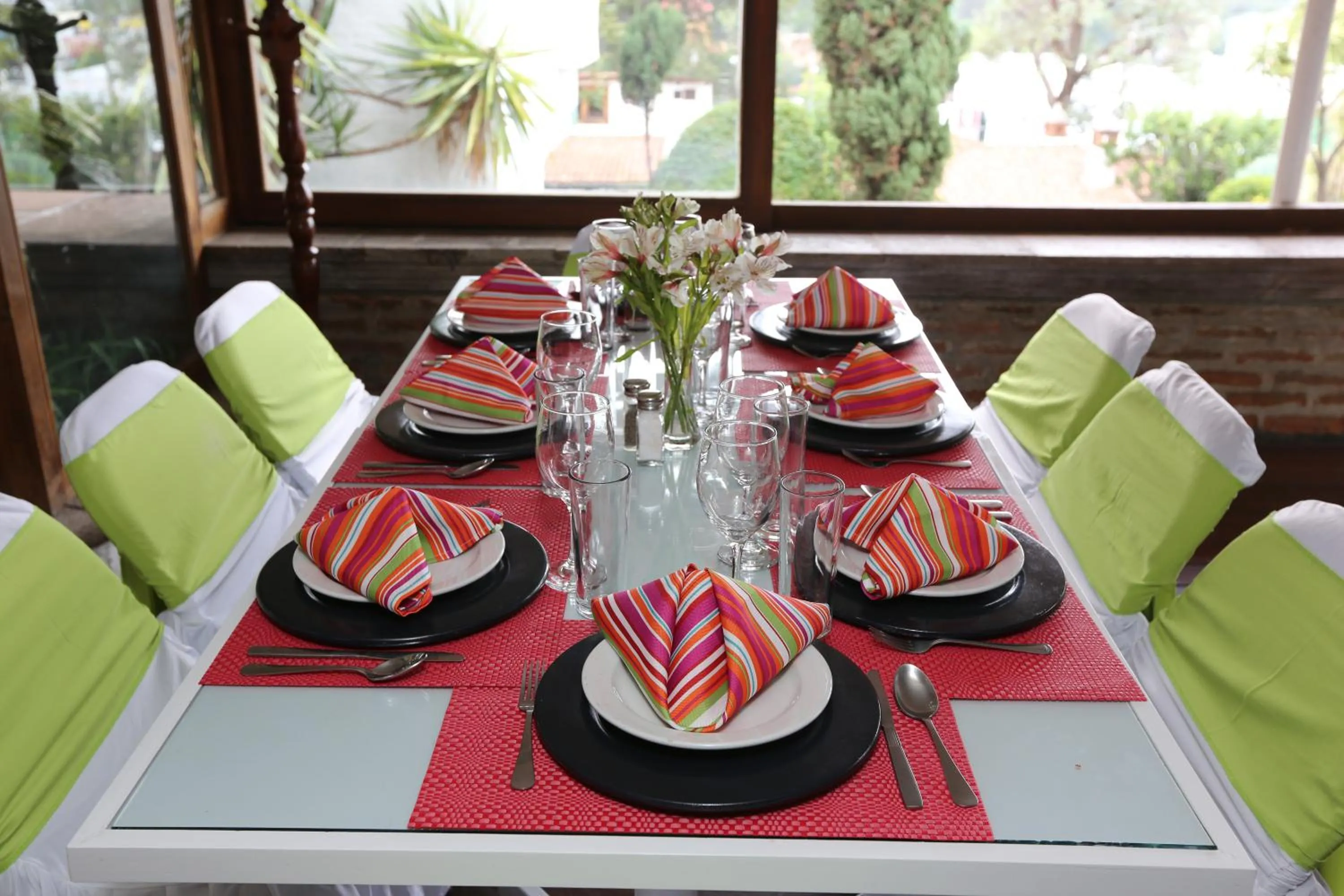 Restaurant/places to eat in Casa de la Loma