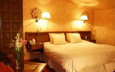 Photo of the whole room, Bed in Casa de la Loma