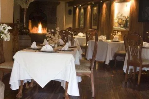 Restaurant/places to eat in Casa de la Loma