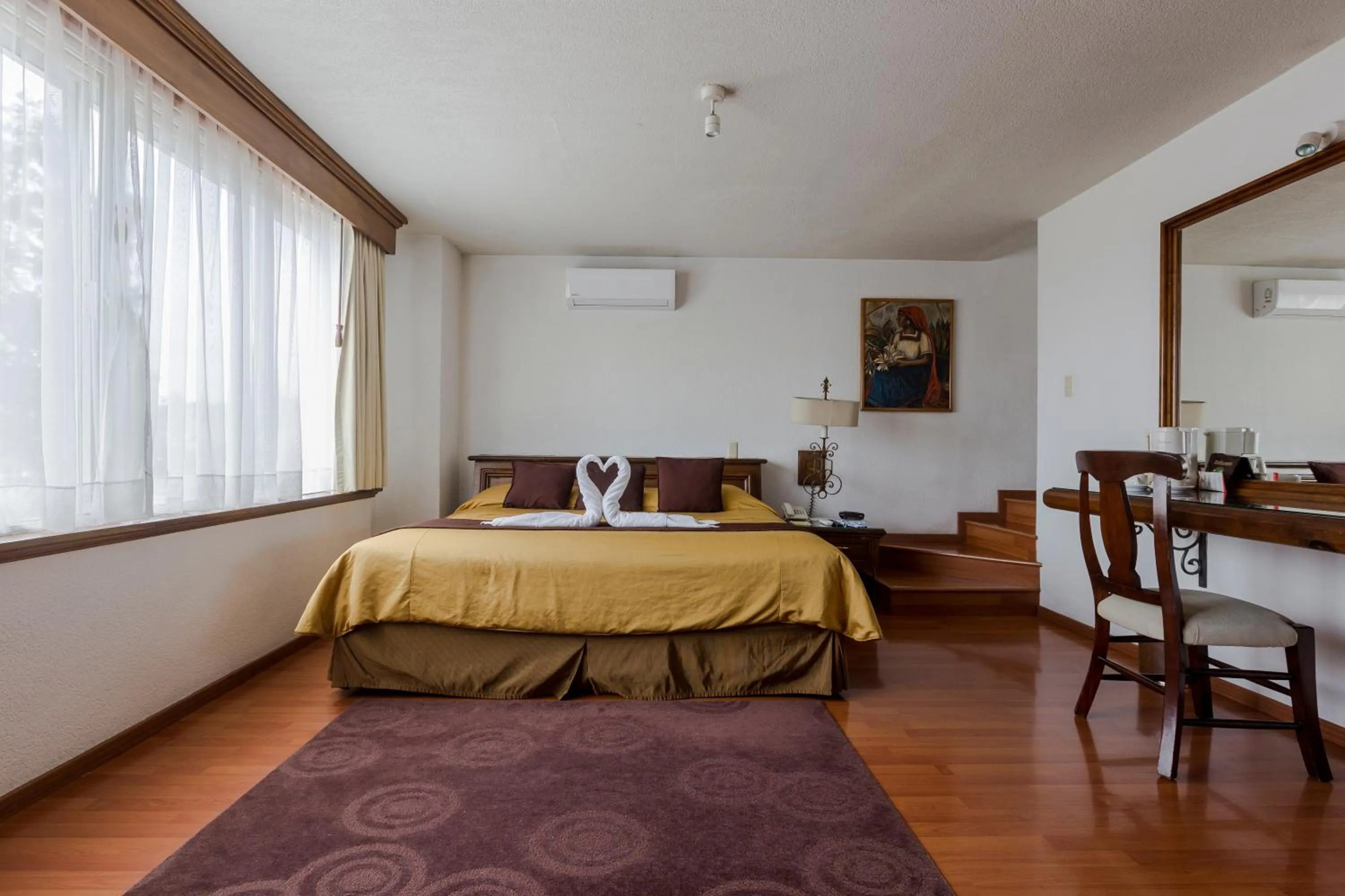 Photo of the whole room, Bed in Casa de la Loma