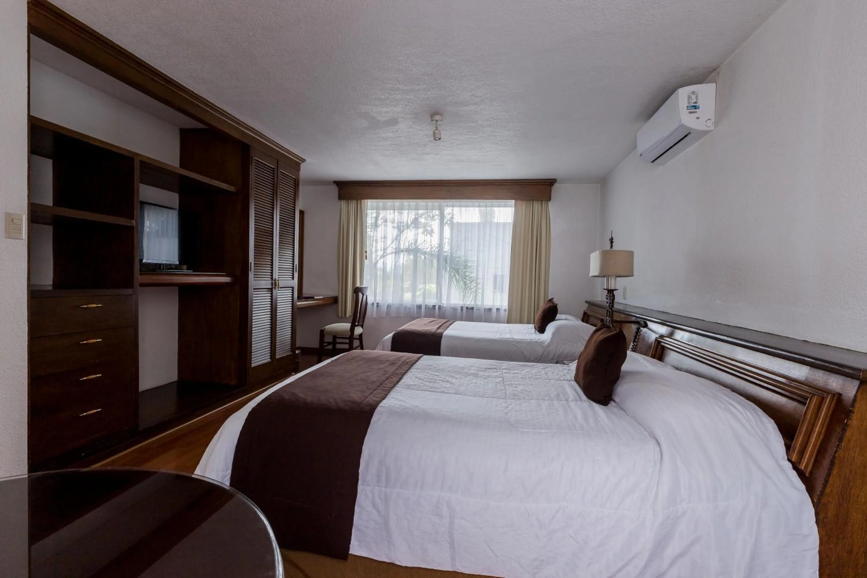 Photo of the whole room, Bed in Casa de la Loma