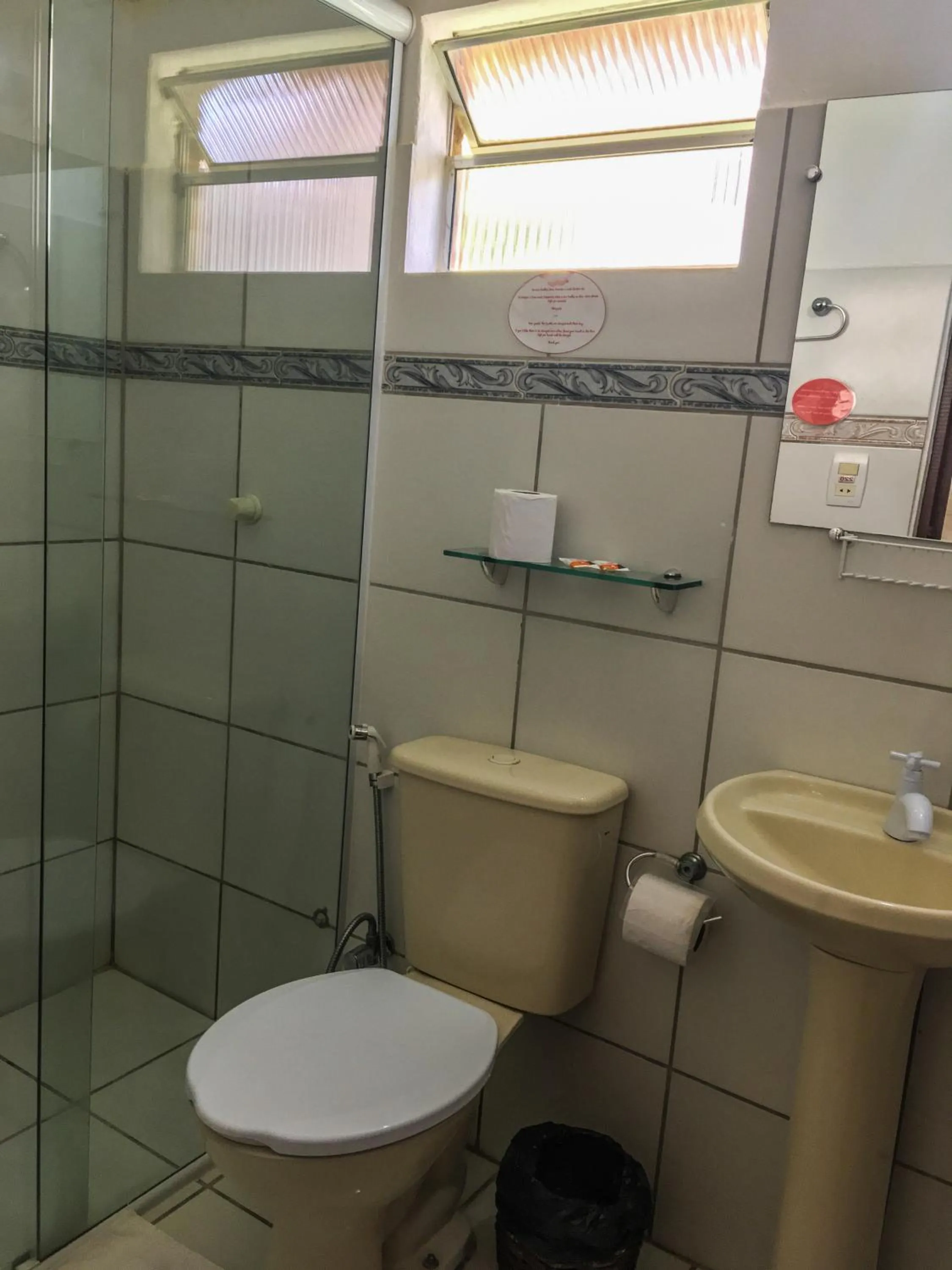 Toilet in Pousada Atlantis