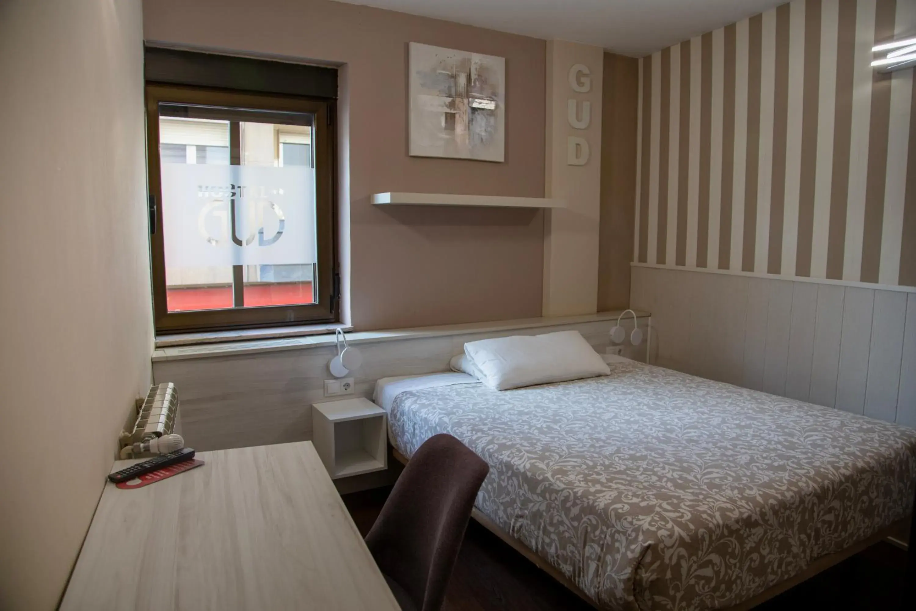 Double or Twin Room - single occupancy in Hostal Gud Salamanca Double or Twin Room - single occupancy in Hostal Gud Salamanca