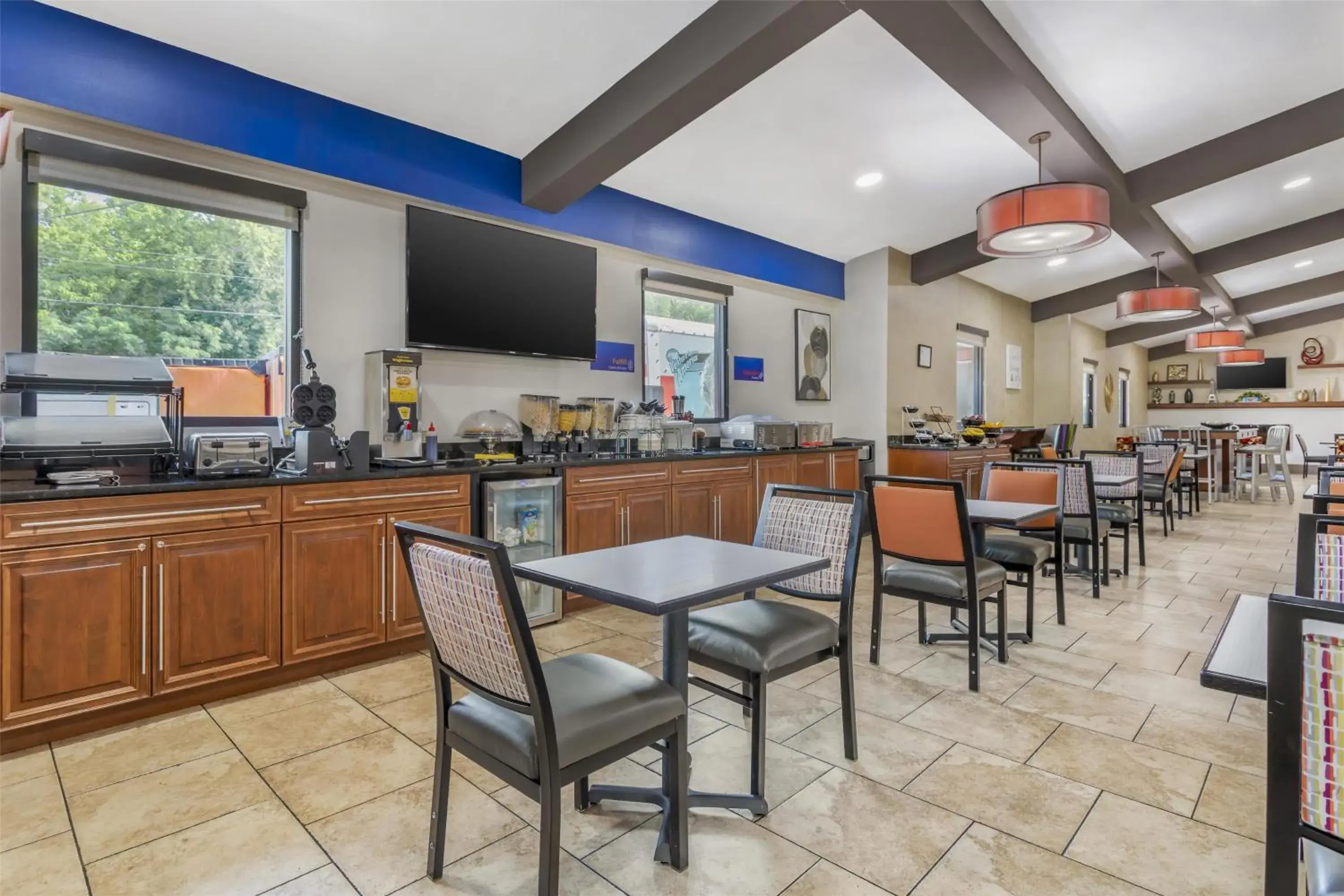 Breakfast in Best Western Asheville-Blue Ridge Parkway Breakfast in Best Western Asheville-Blue Ridge Parkway