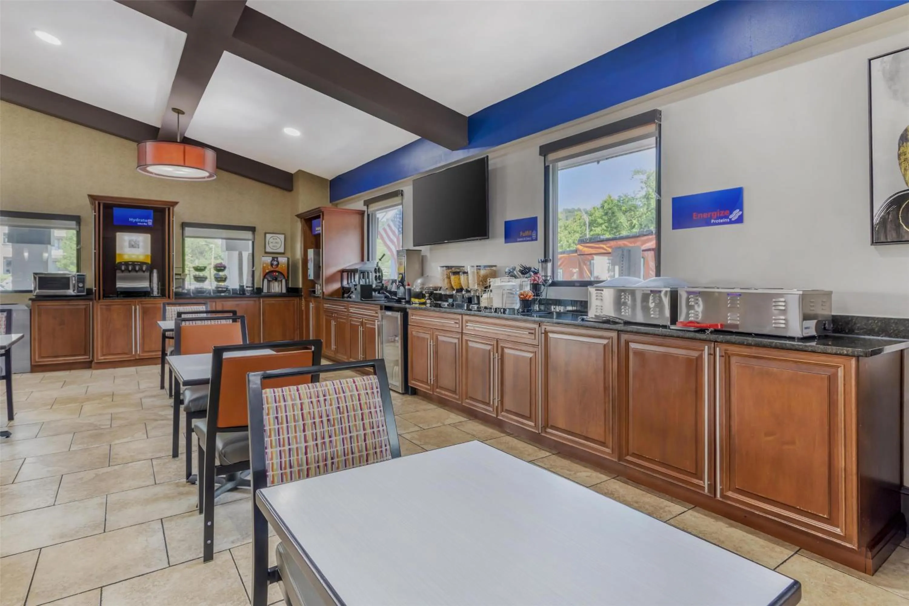 Breakfast in Best Western Asheville-Blue Ridge Parkway