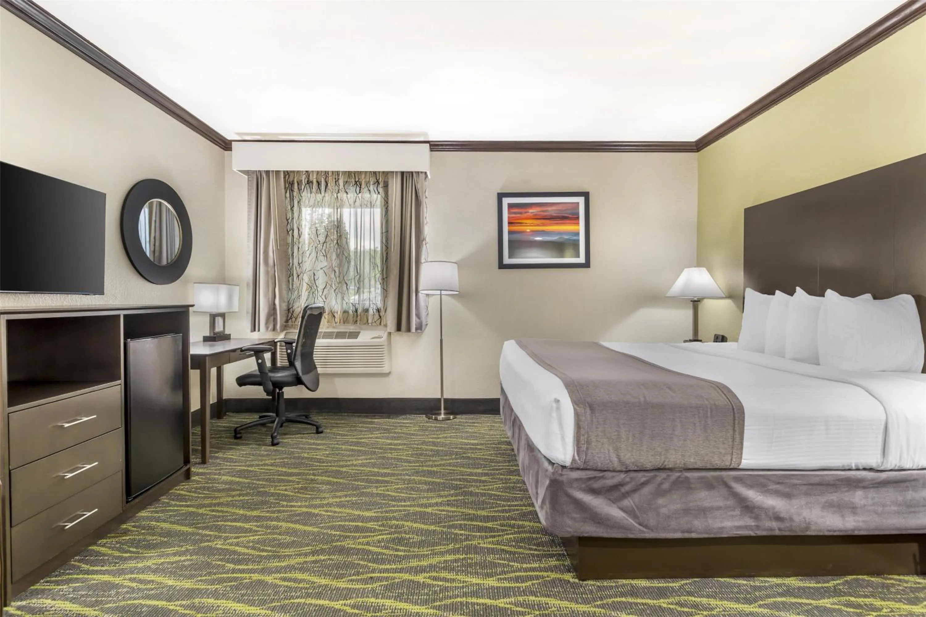 Bedroom, Bed in Best Western Asheville-Blue Ridge Parkway