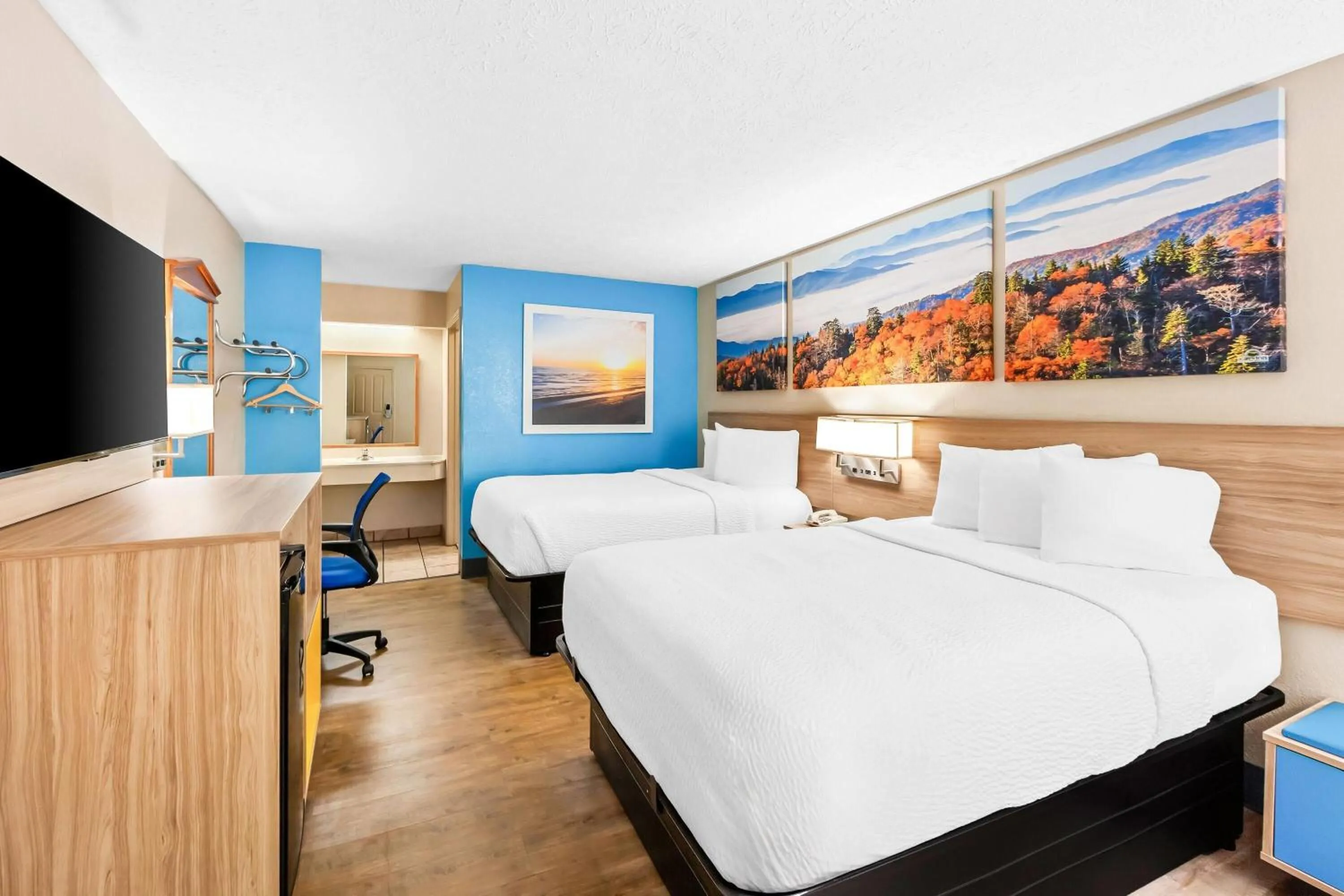 Bed in Days Inn by Wyndham Lexington