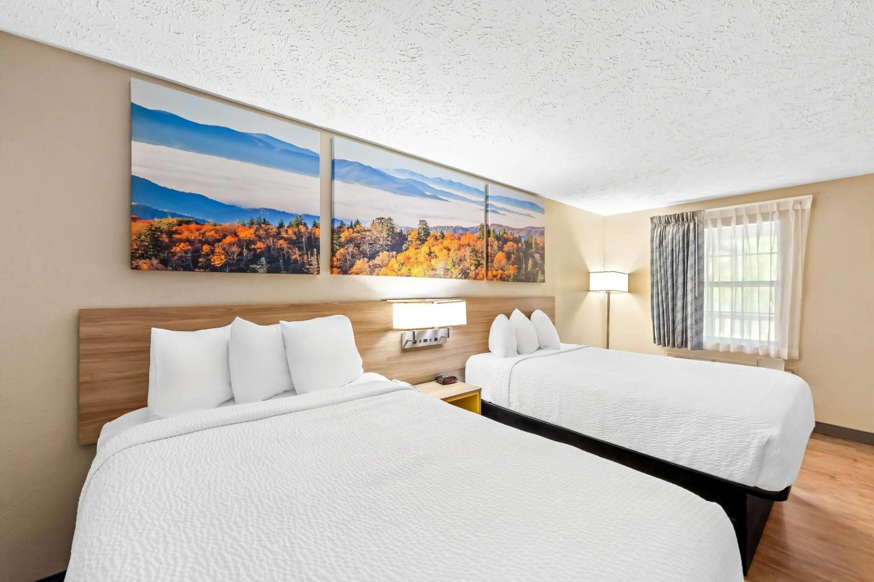 Bed in Days Inn by Wyndham Lexington