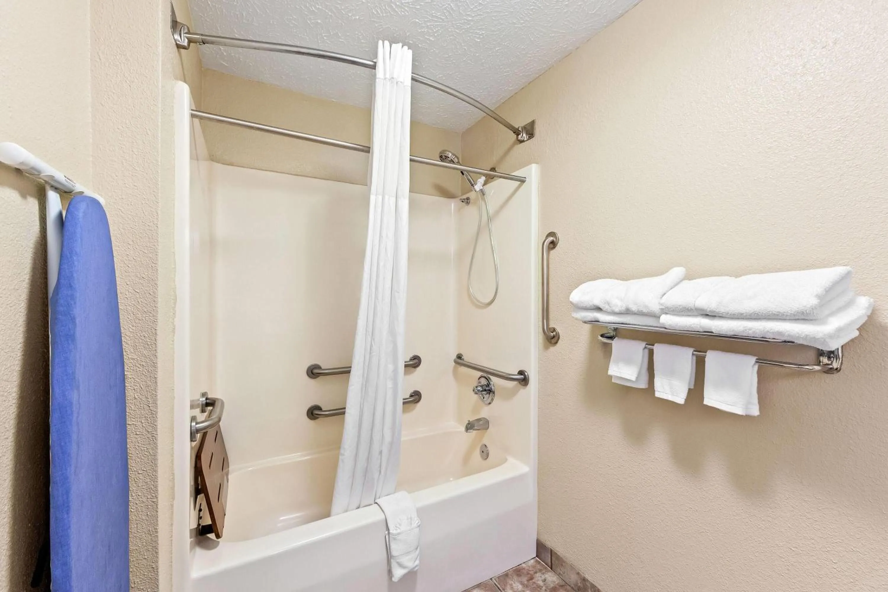 Bathroom in Days Inn by Wyndham Lexington