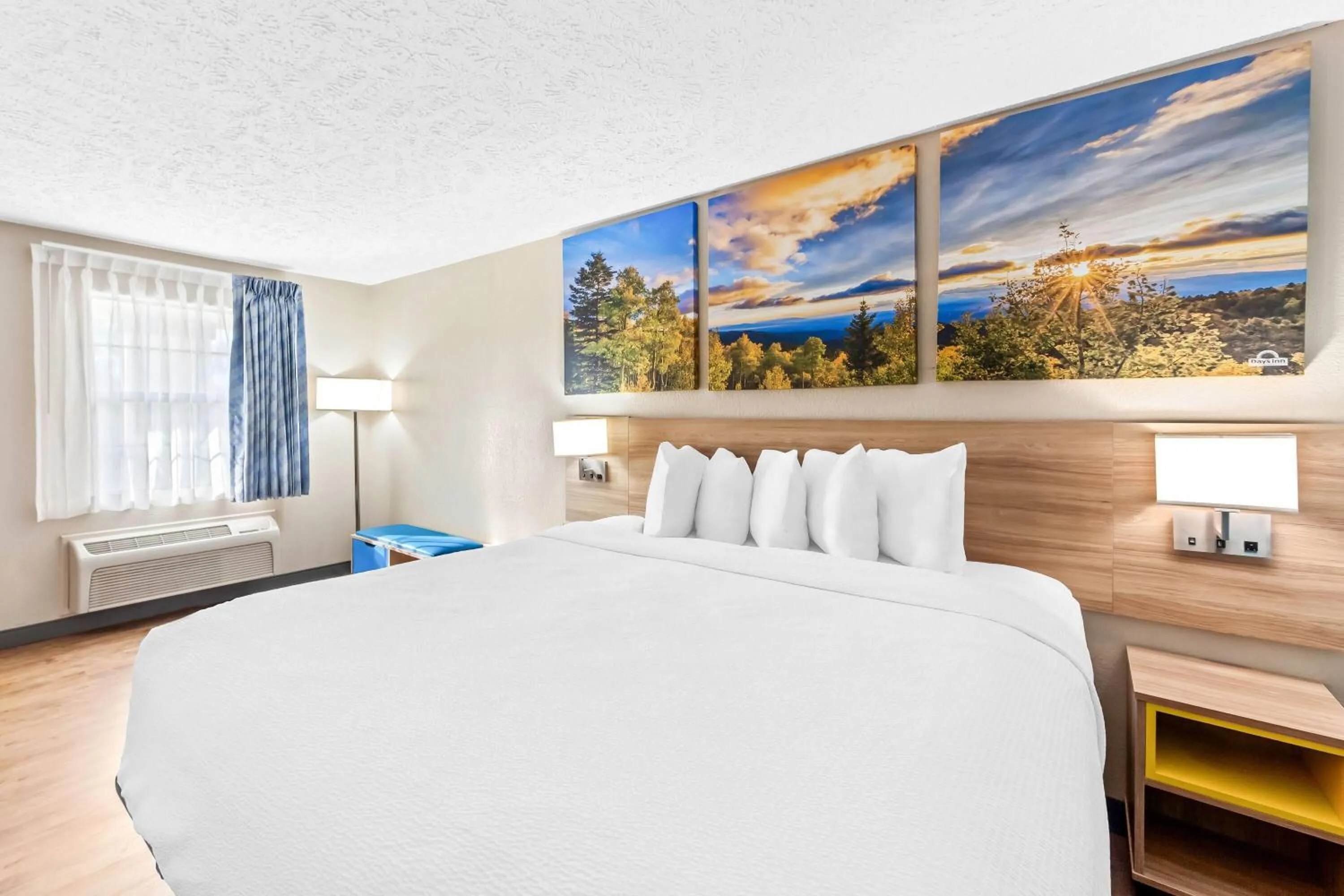 Bed in Days Inn by Wyndham Lexington