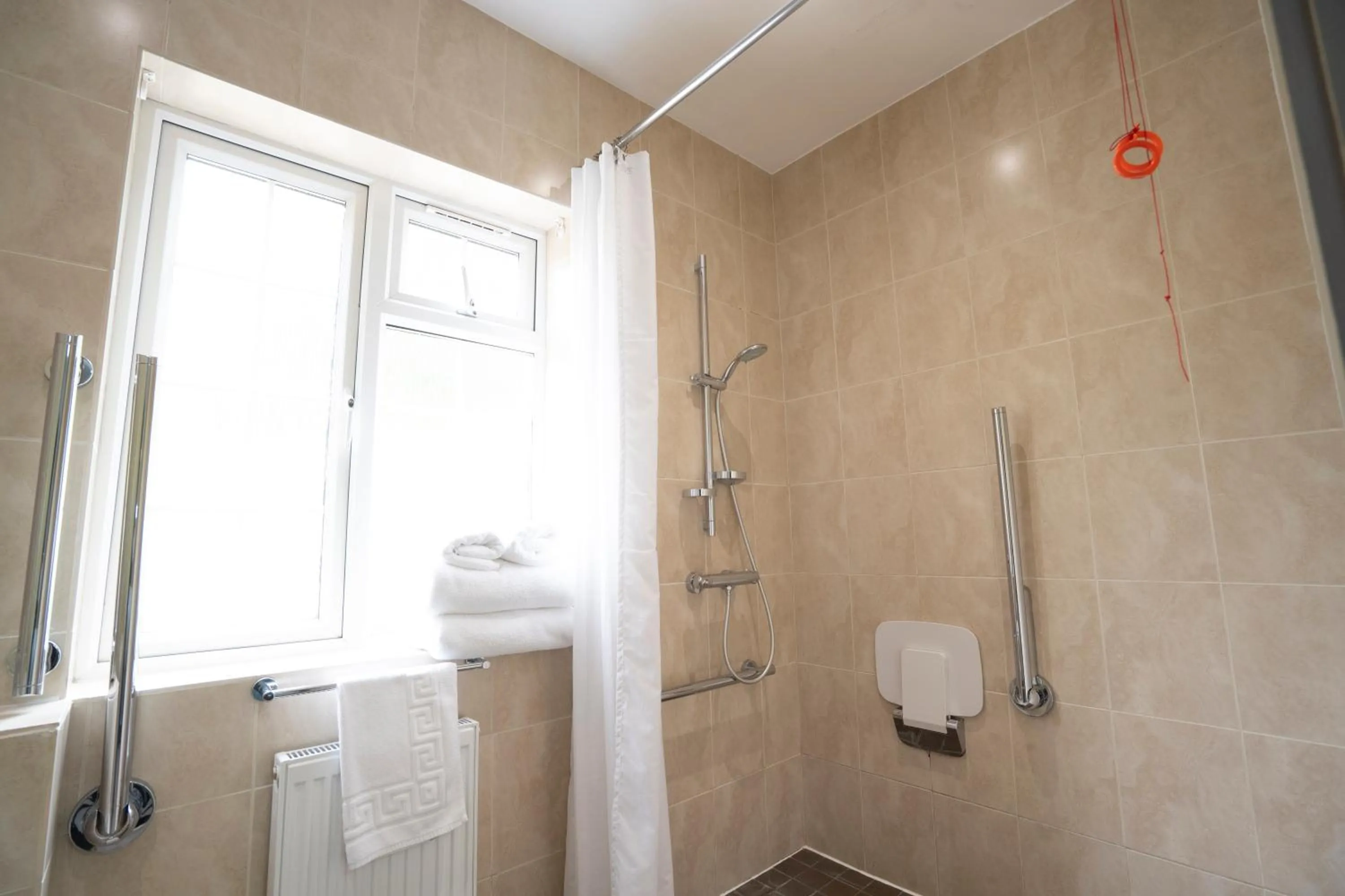 Shower in Remont Oxford Hotel