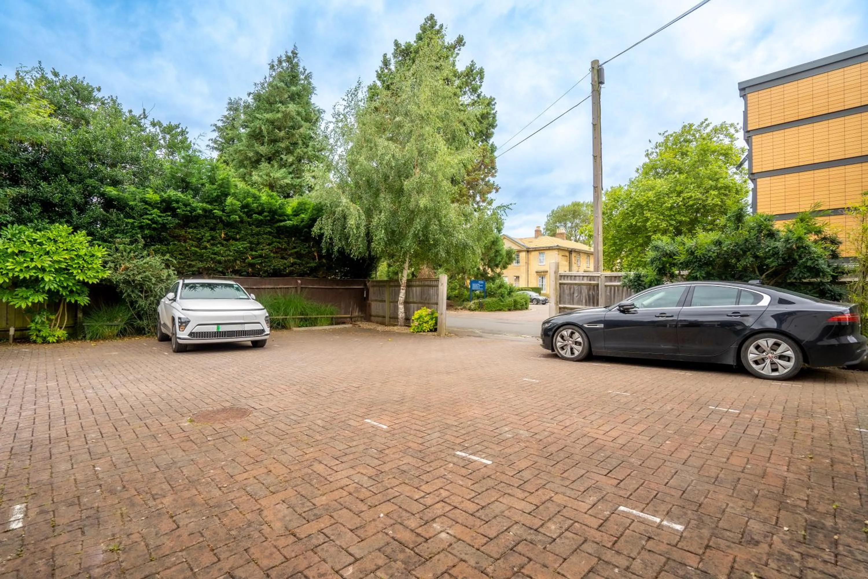 Parking in Remont Oxford Hotel