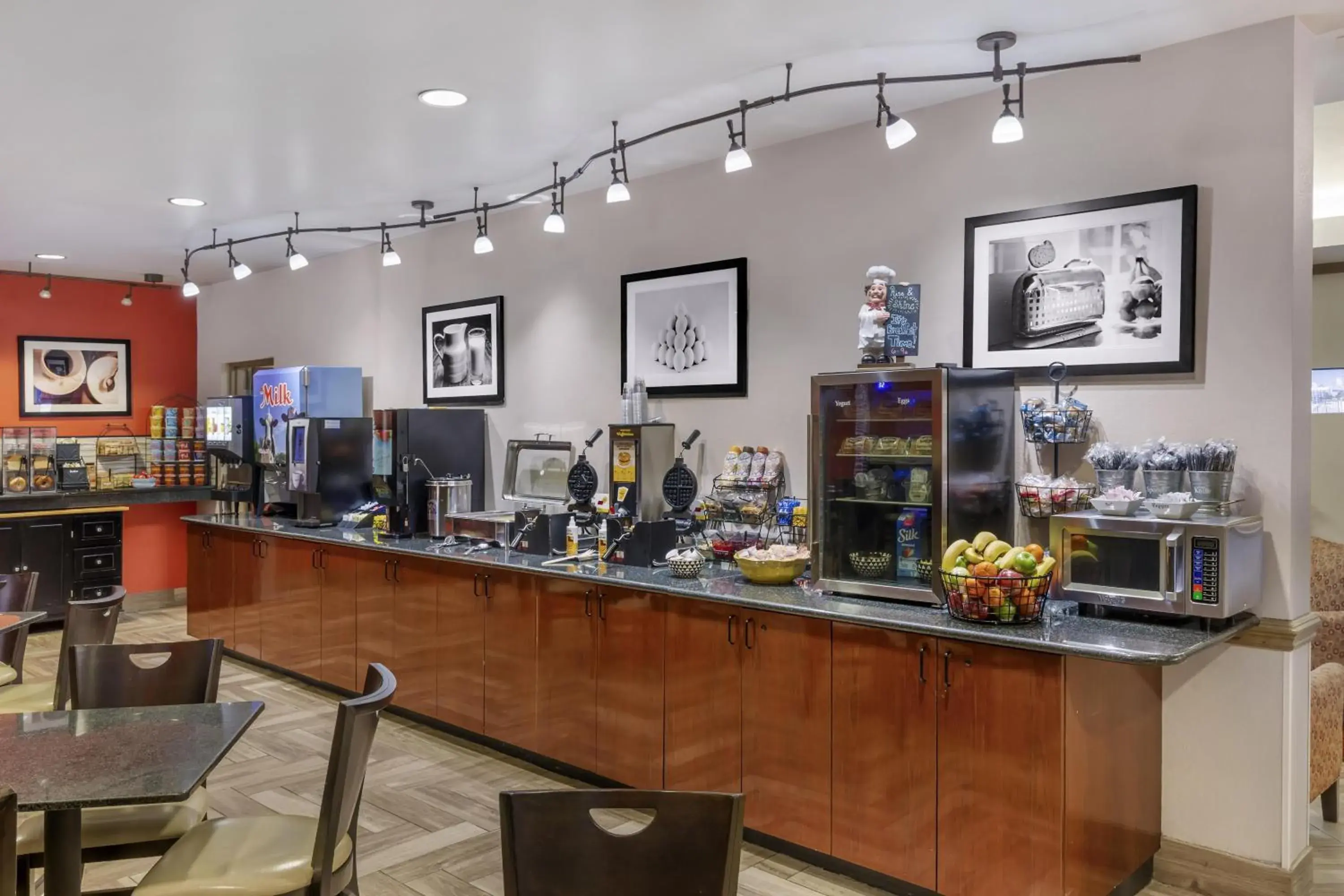 Breakfast in Best Western Plus Suites Greenville Breakfast in Best Western Plus Suites Greenville