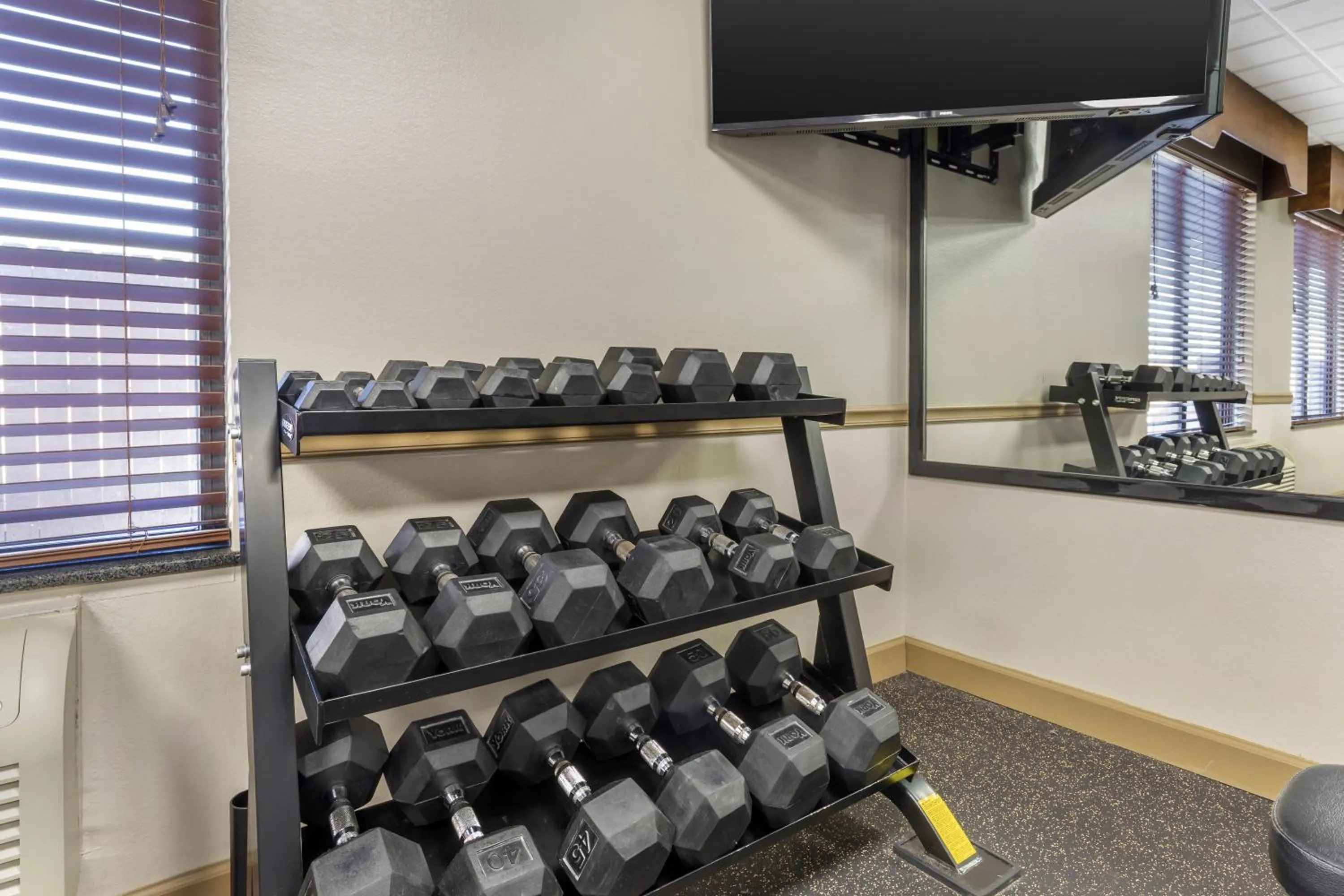 Fitness centre/facilities in Best Western Plus Suites Greenville