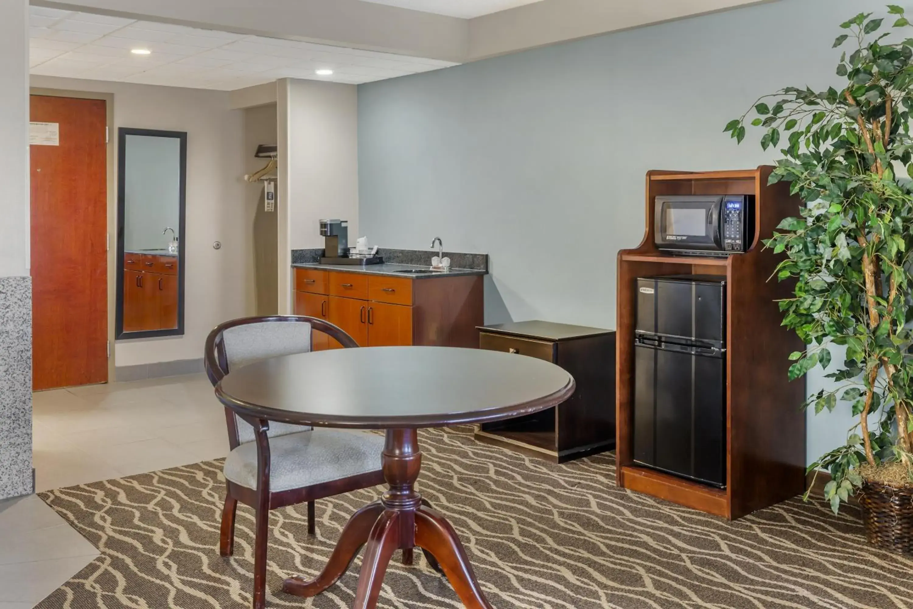 Bedroom in Best Western Plus Suites Greenville Bedroom in Best Western Plus Suites Greenville