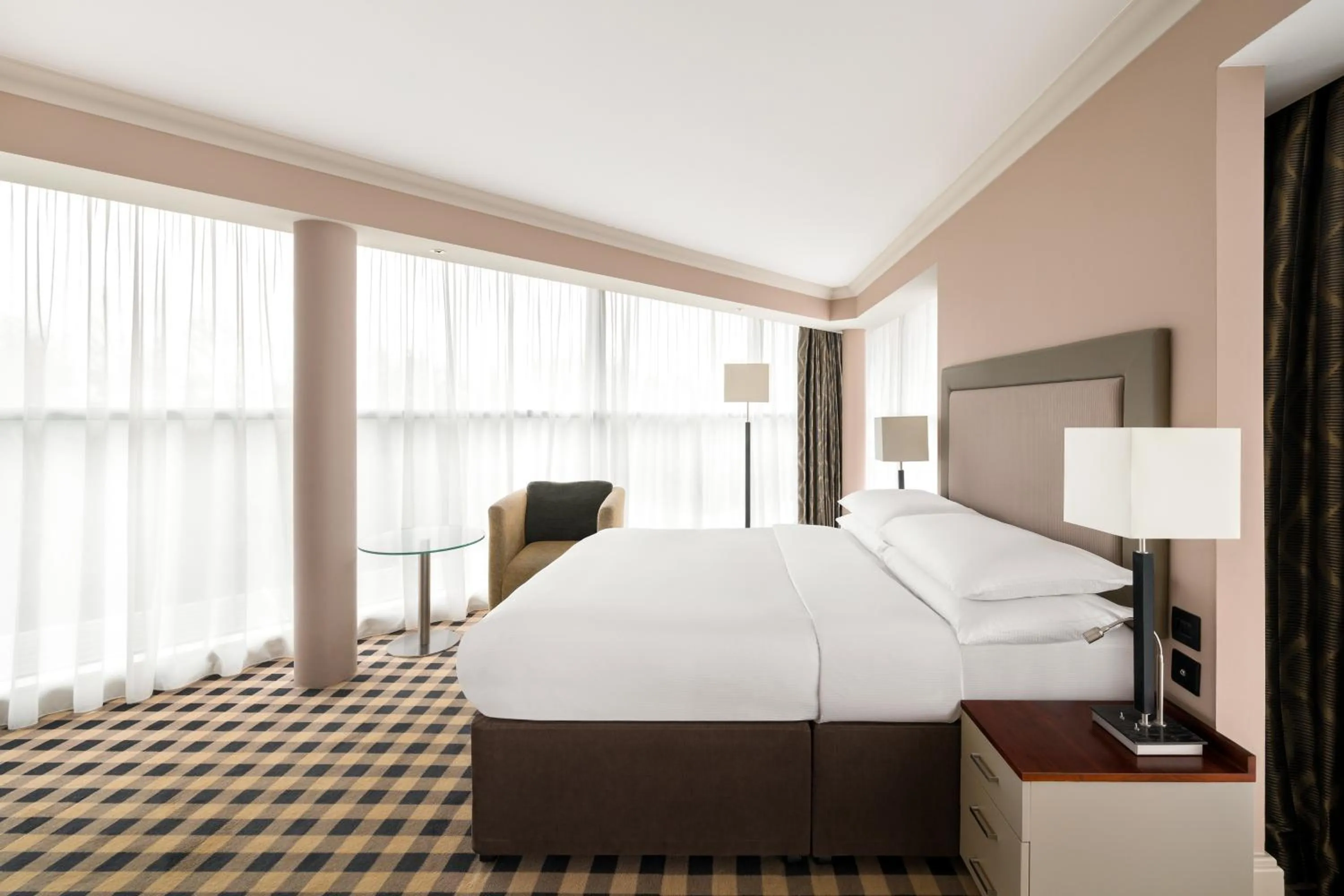 Bedroom, Bed in DoubleTree by Hilton Hotel Newcastle International Airport