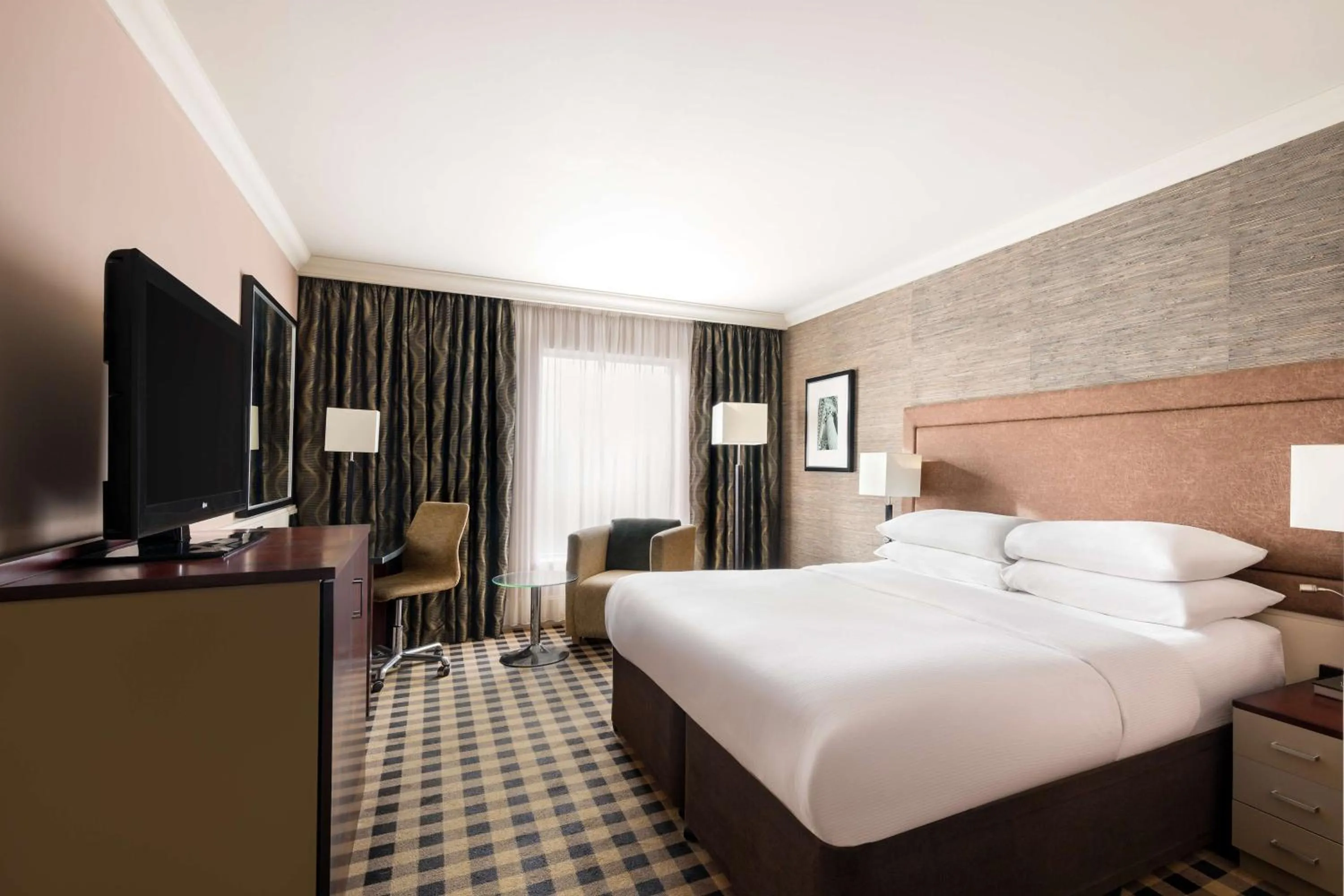 Bed in DoubleTree by Hilton Hotel Newcastle International Airport