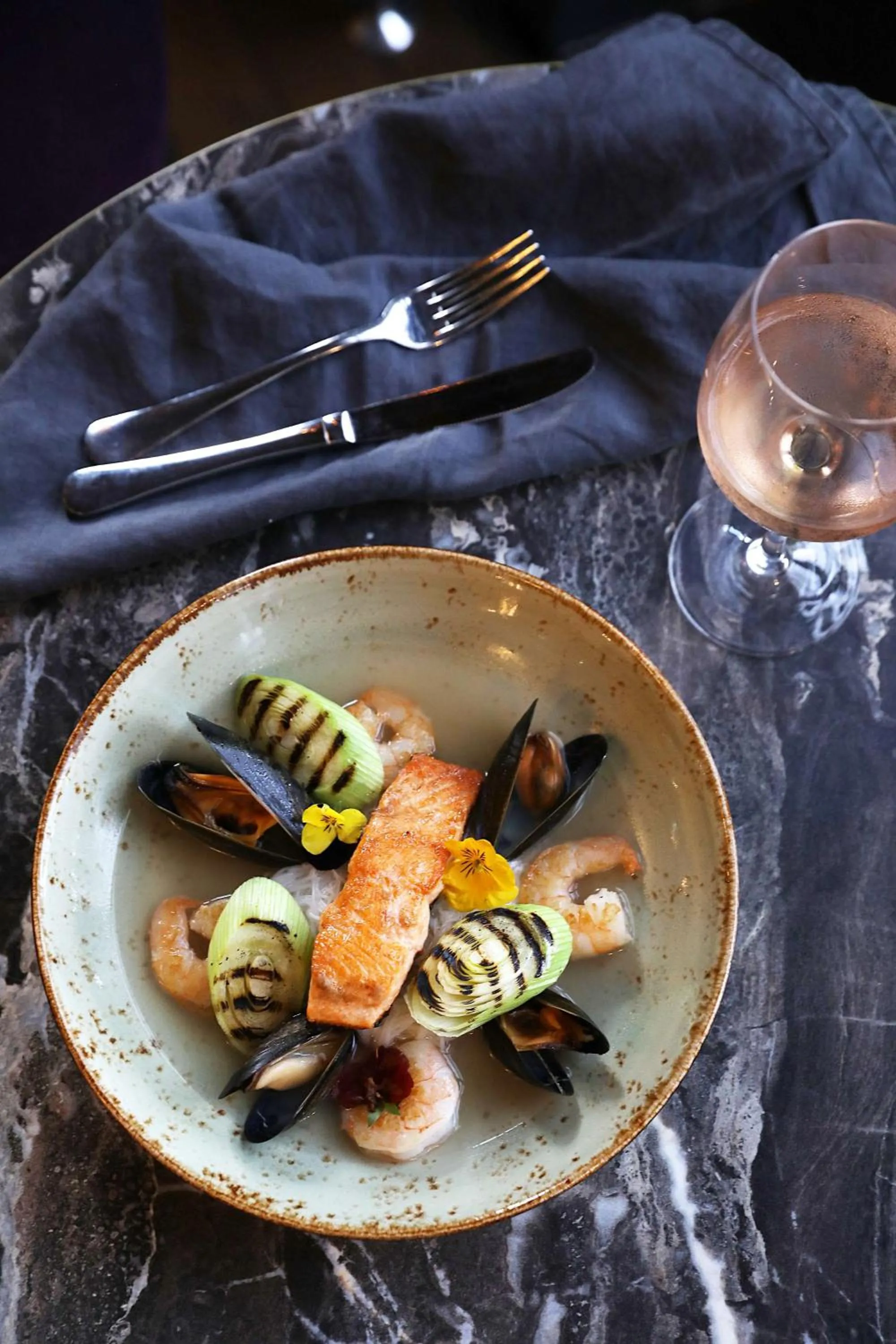 Restaurant/places to eat in DoubleTree by Hilton Hotel Newcastle International Airport