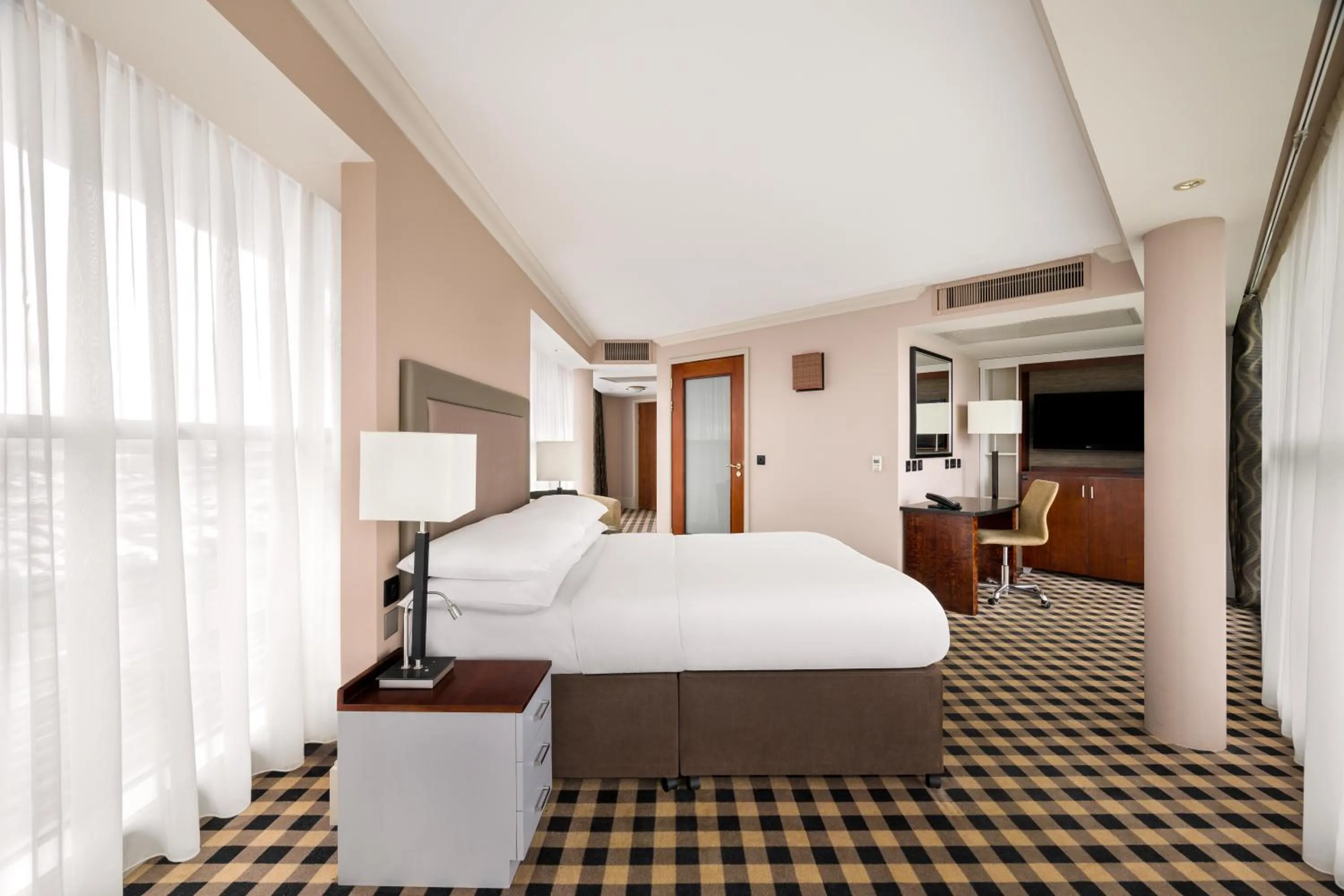 Bedroom, Bed in DoubleTree by Hilton Hotel Newcastle International Airport