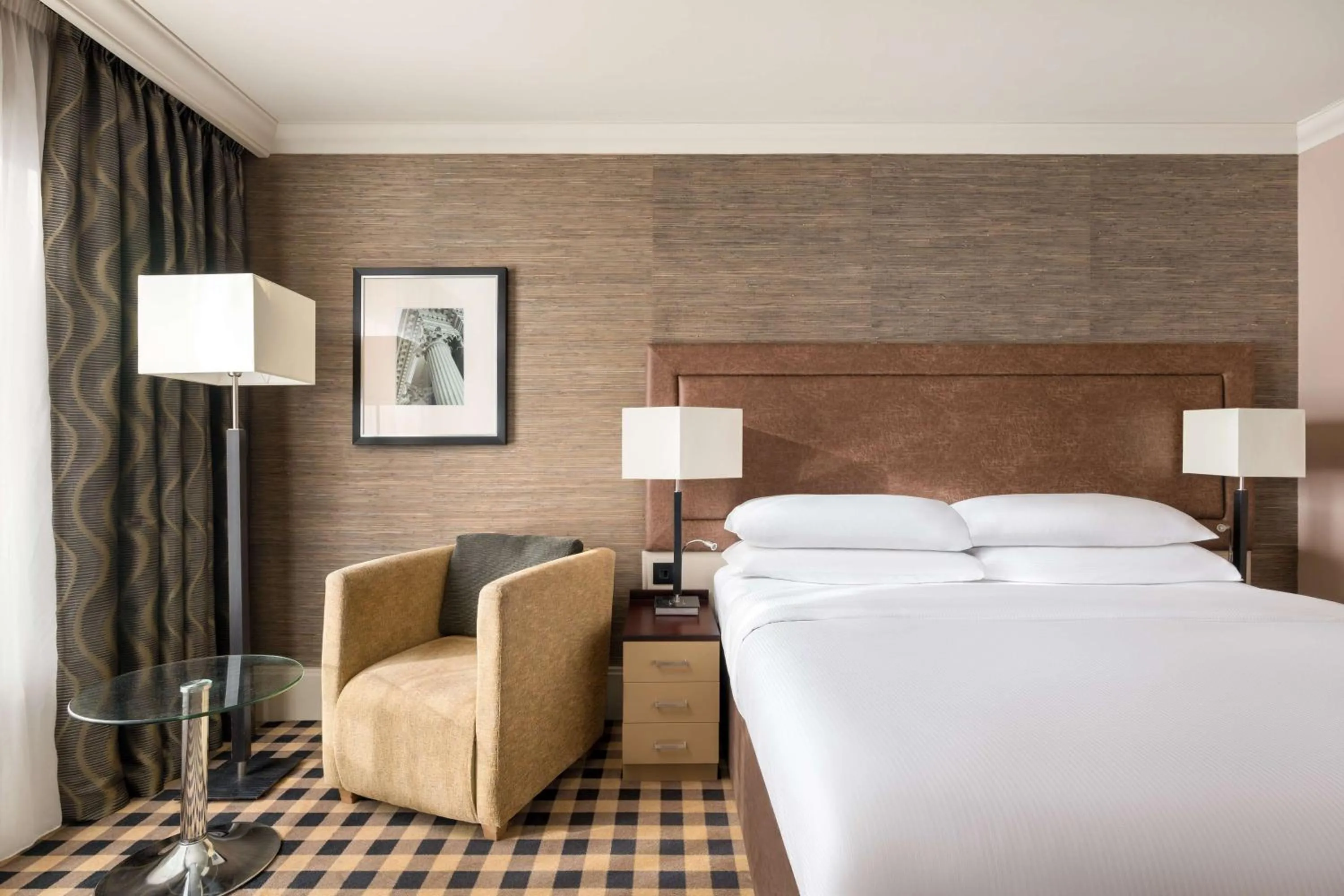 Bed in DoubleTree by Hilton Hotel Newcastle International Airport