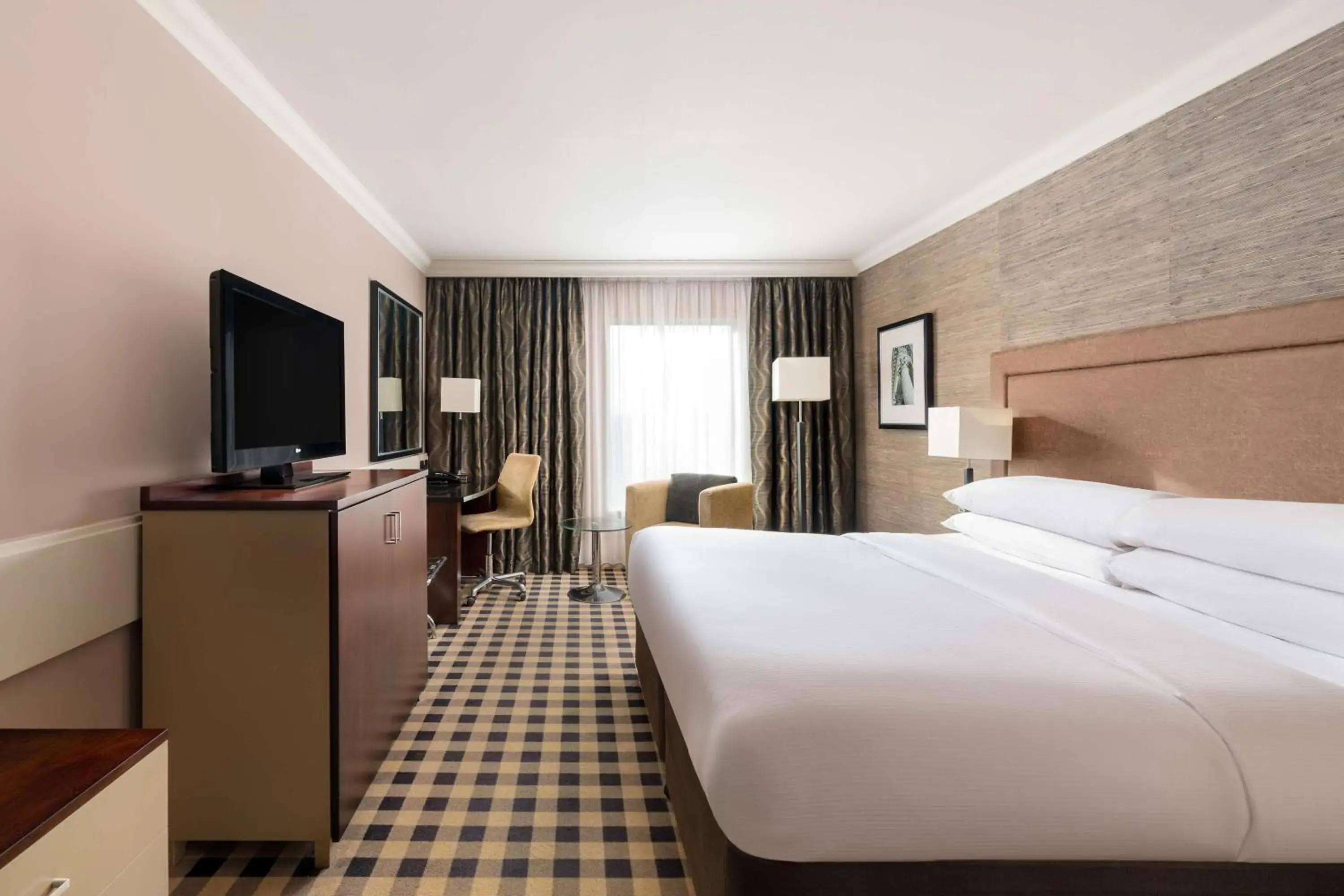 Bed in DoubleTree by Hilton Hotel Newcastle International Airport Bed in DoubleTree by Hilton Hotel Newcastle International Airport