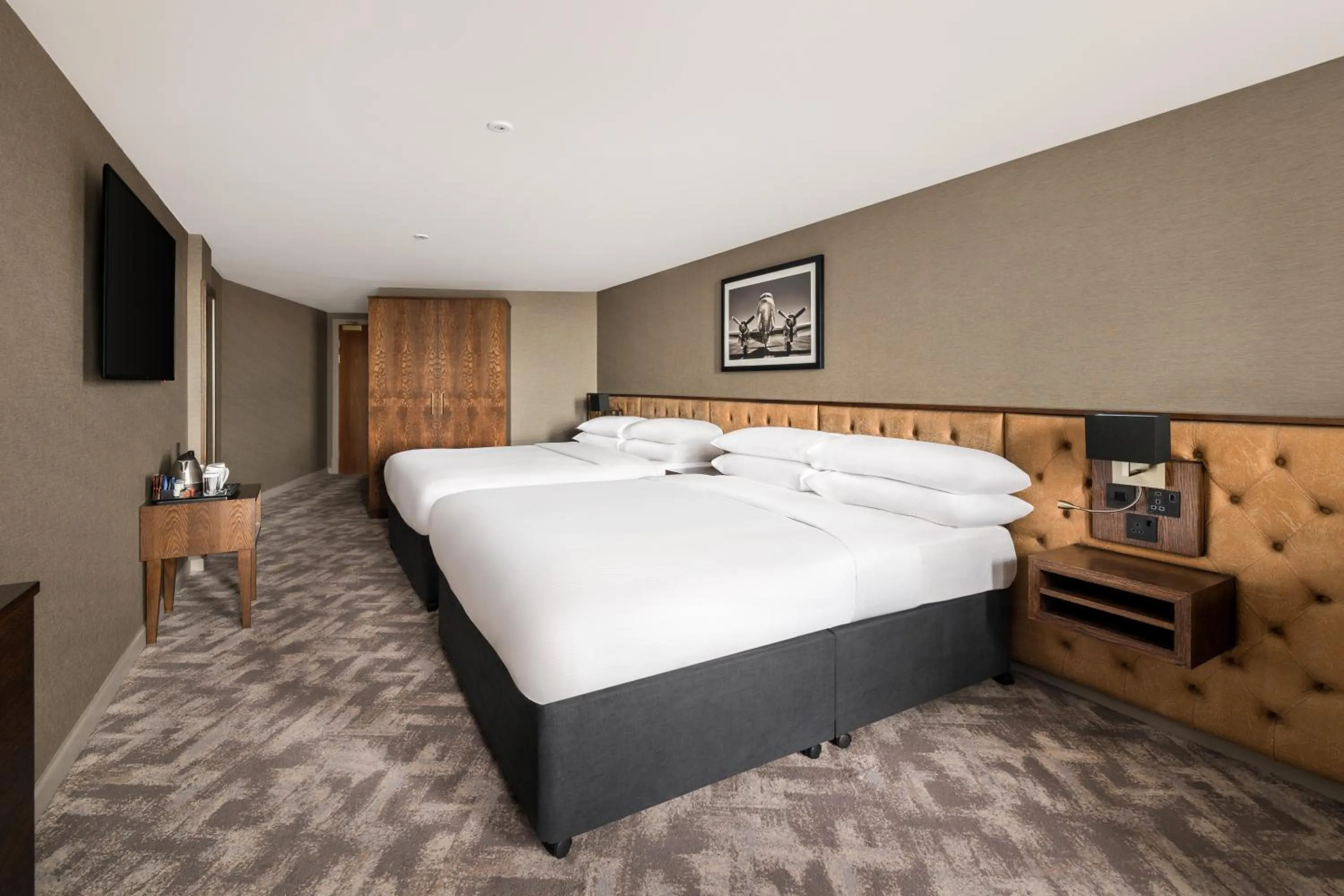 Bedroom, Bed in DoubleTree by Hilton Hotel Newcastle International Airport